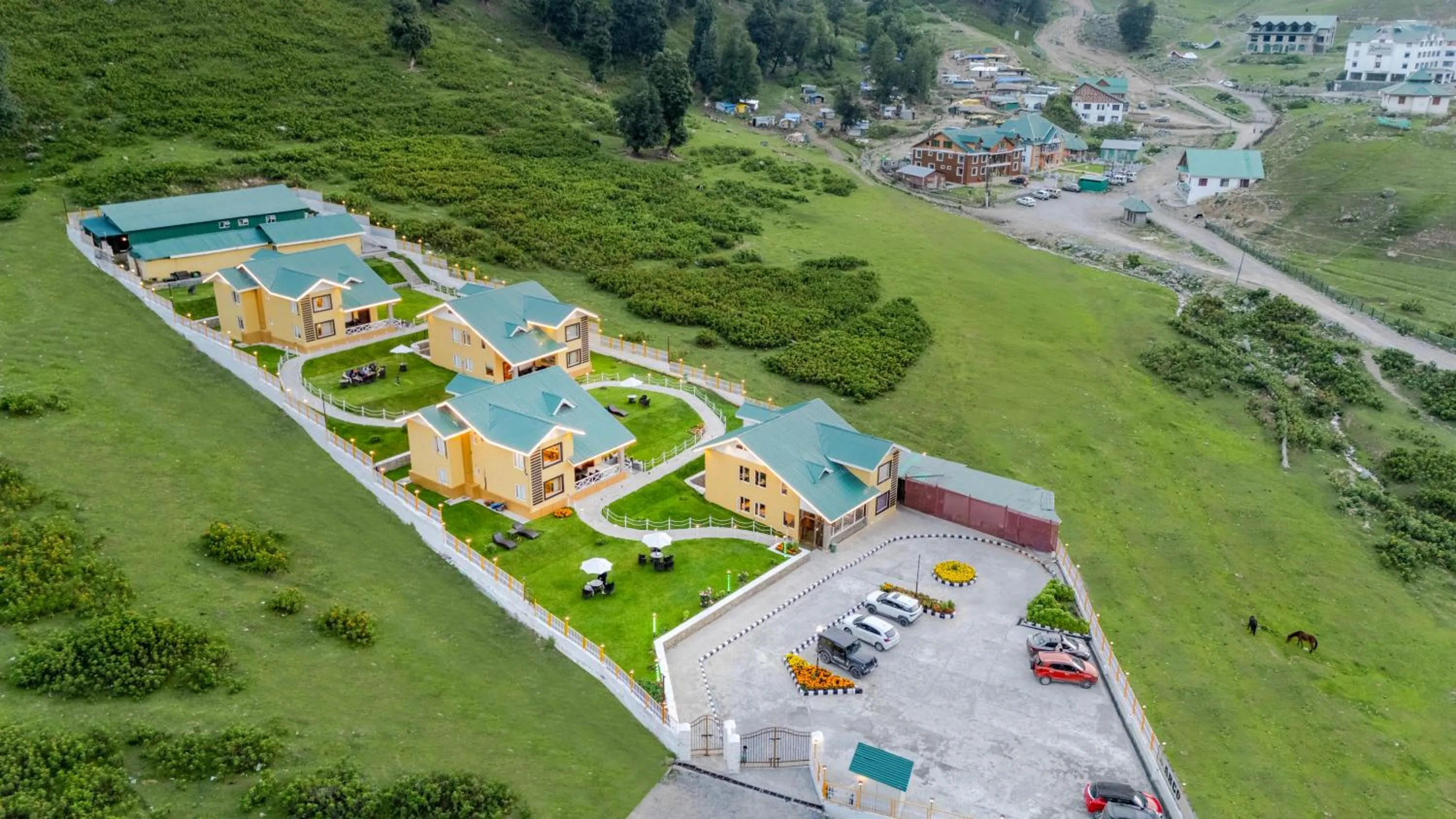 Facade/entrance in Arco Hotels & Resorts sonamarg