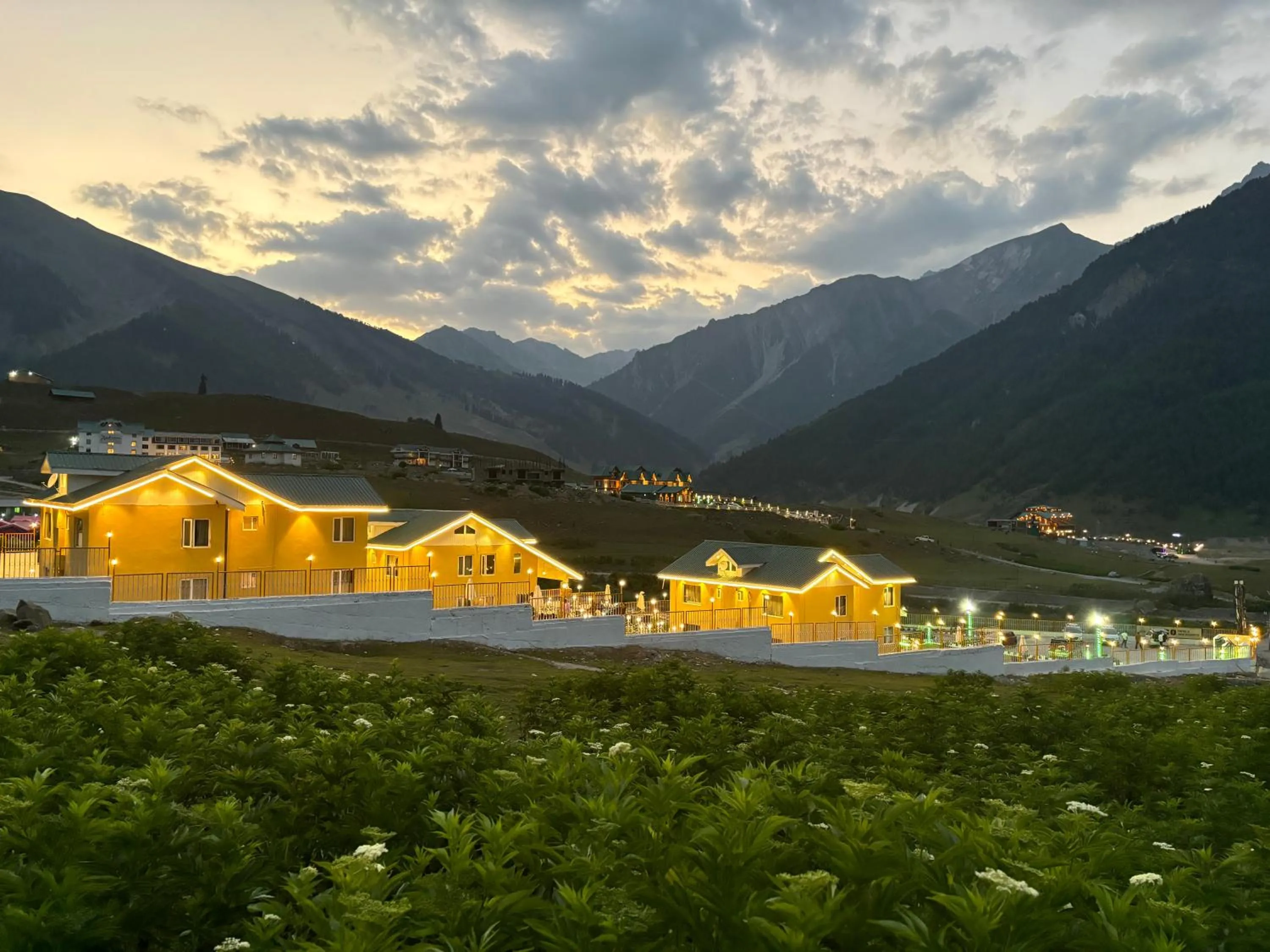 Facade/entrance in Arco Hotels & Resorts sonamarg