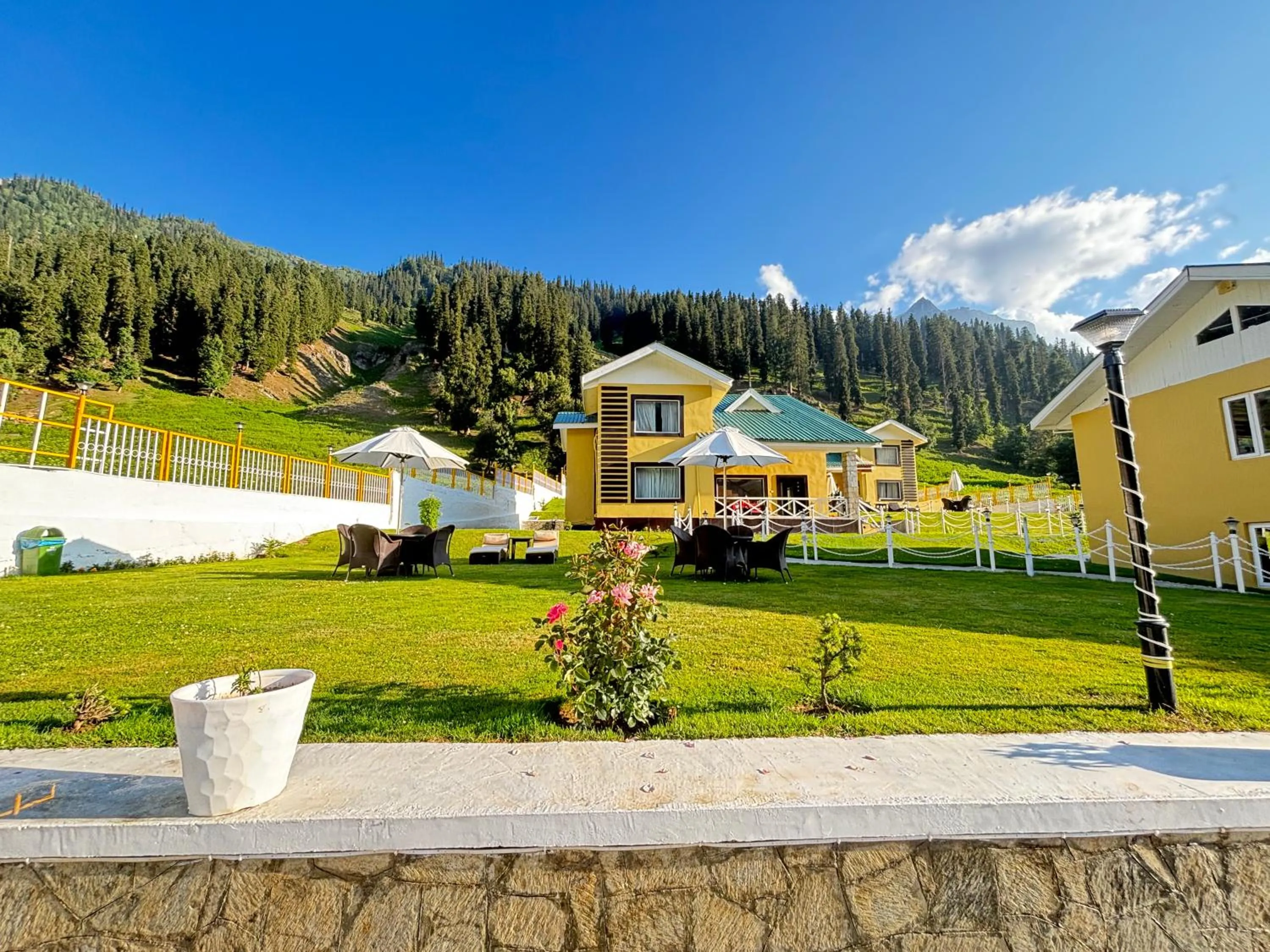 Garden in Arco Hotels & Resorts sonamarg