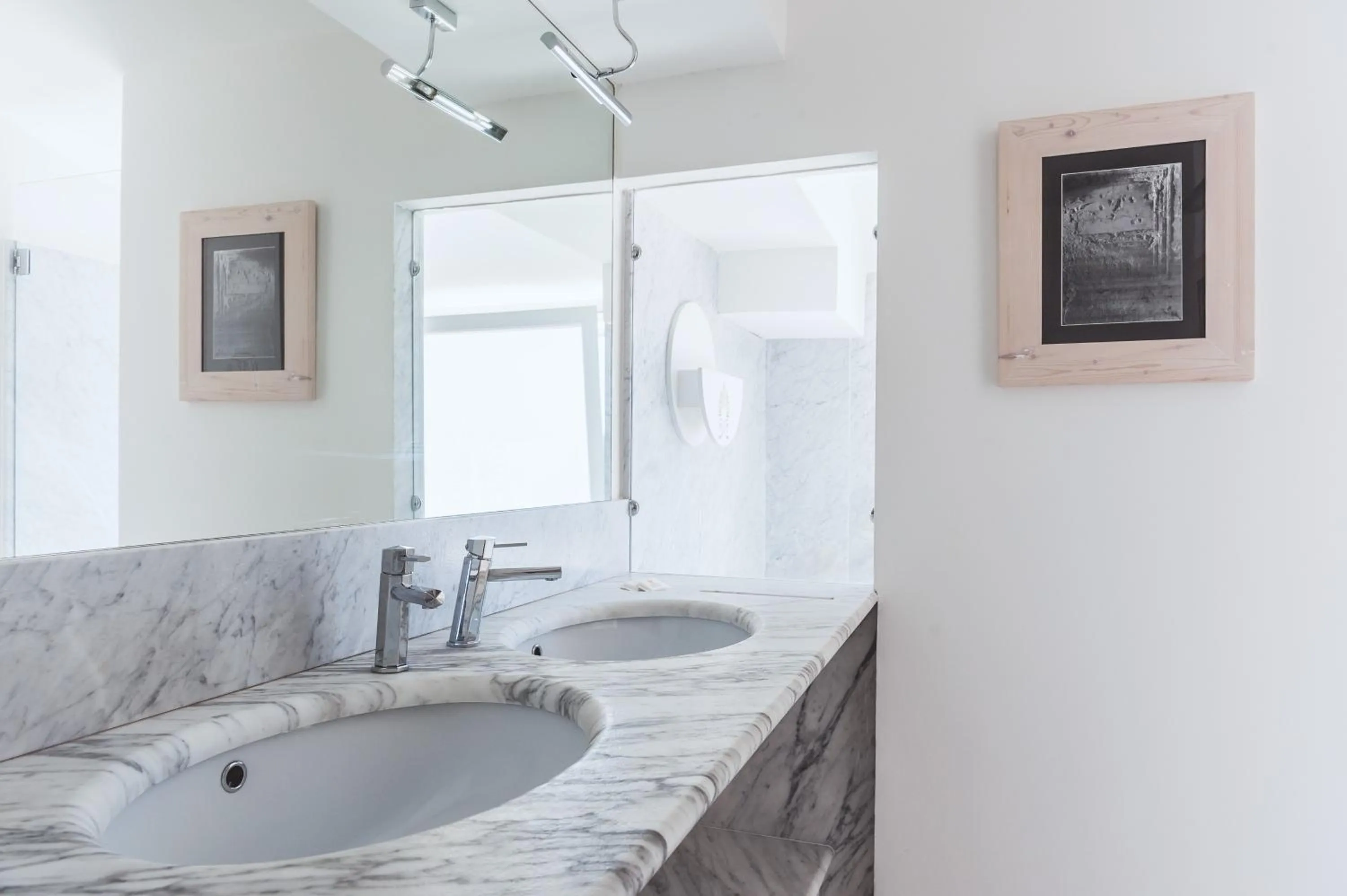 Bathroom in Donnarumma Hotel