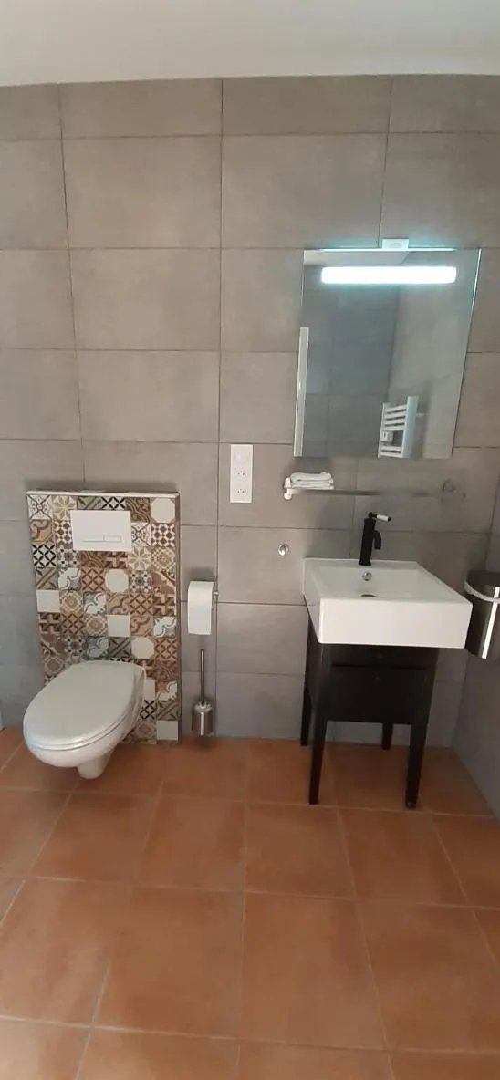 Toilet in Repos chez Margot