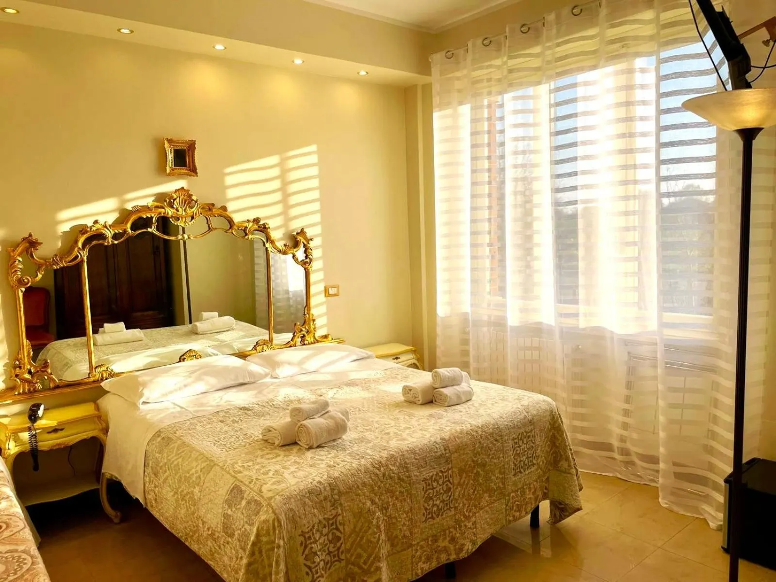 Bedroom, Bed in Hotel Original