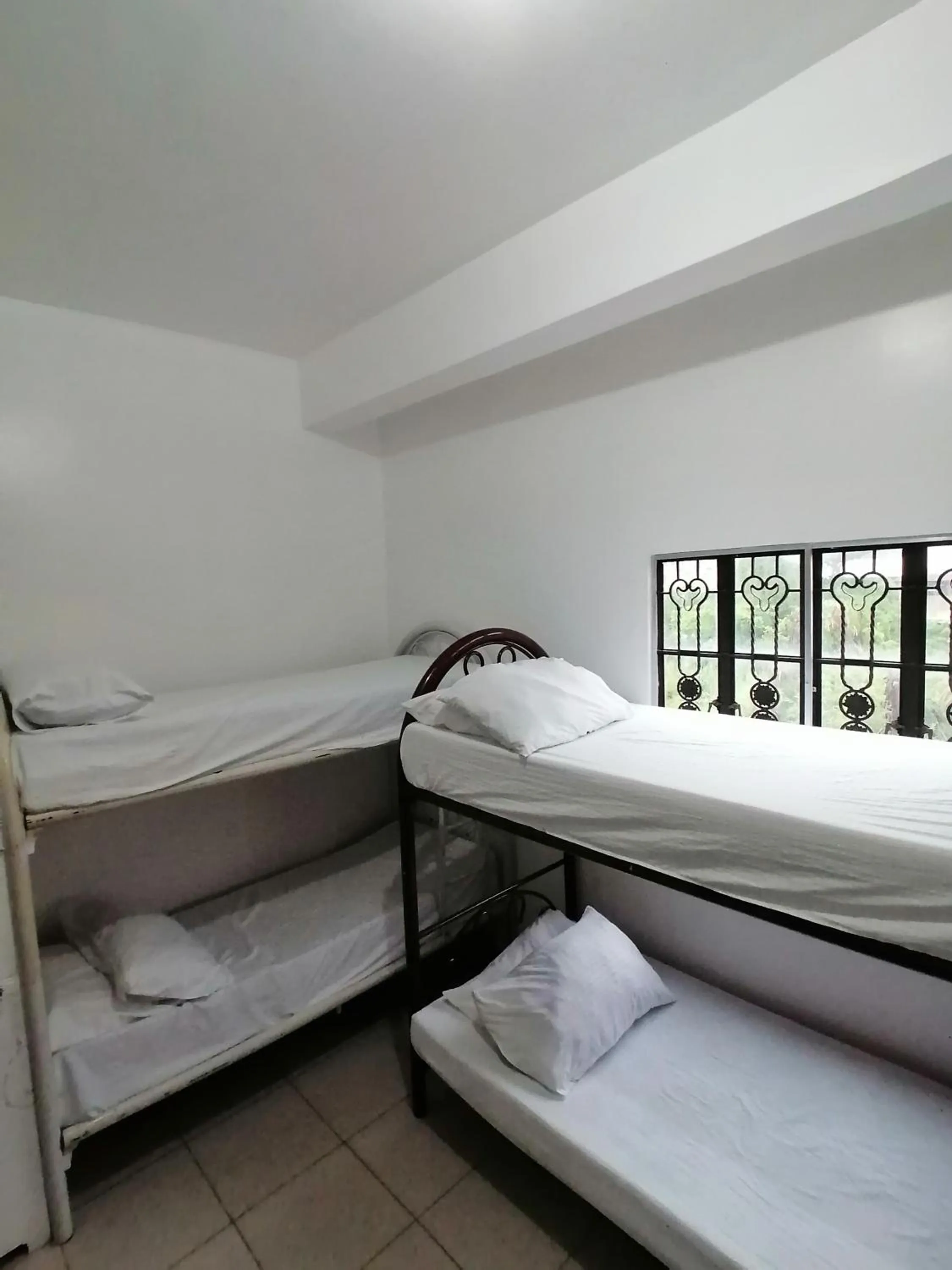 Bed in Two-Hearts Dormitory