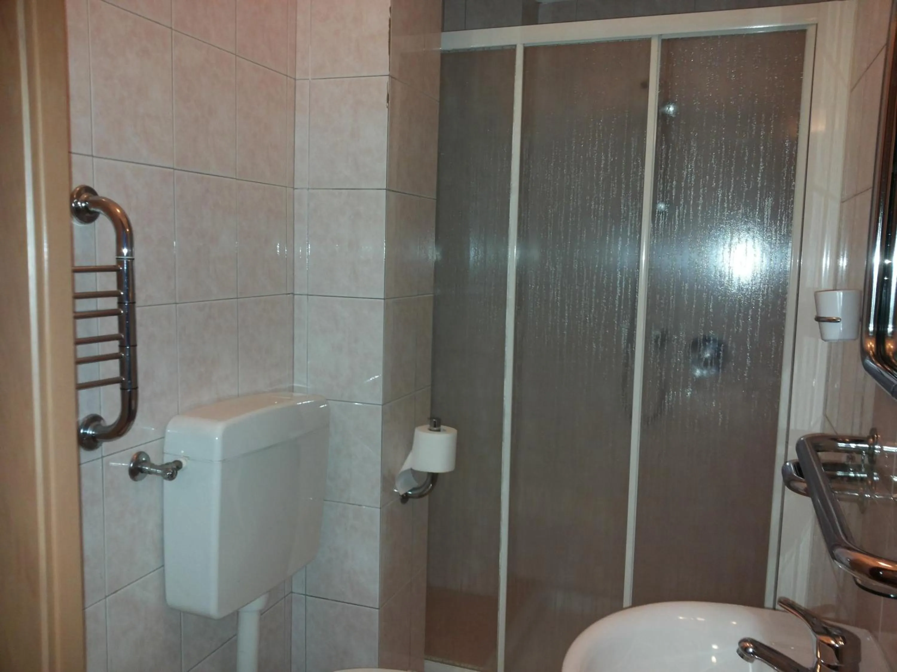 Shower in Hotel Le Querce