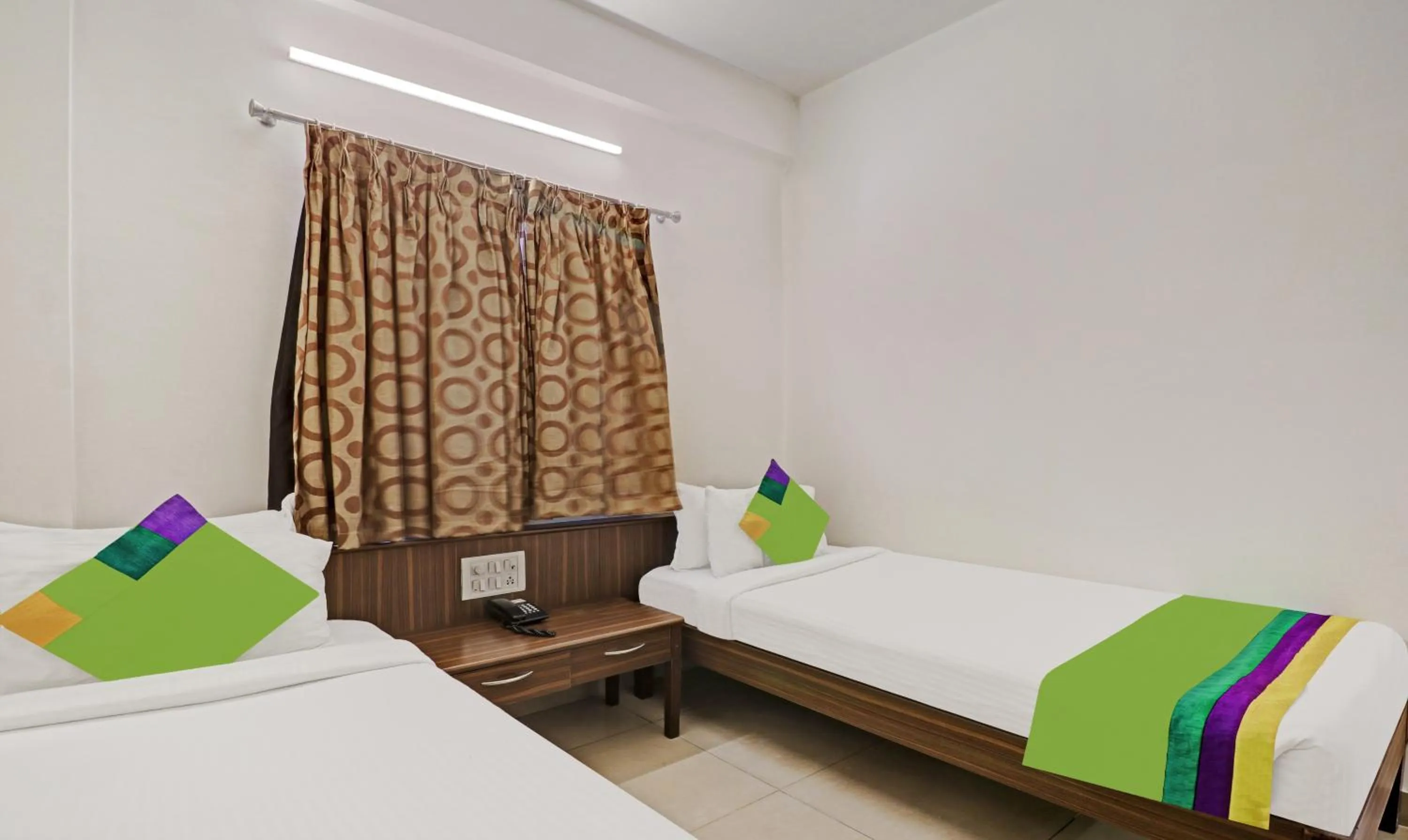 Bedroom, Bed in Treebo Trinitywood