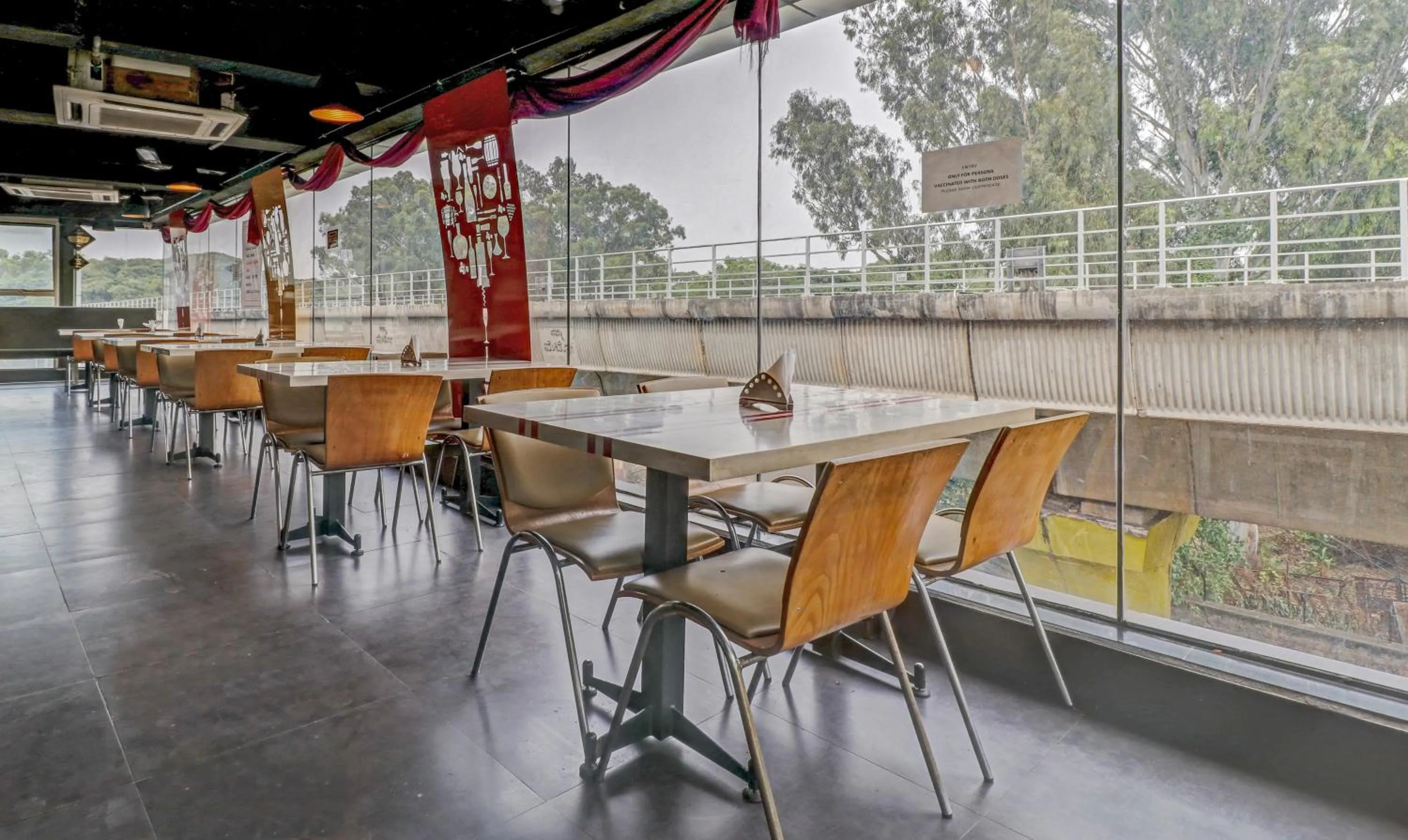 Dining area in Treebo Trinitywood