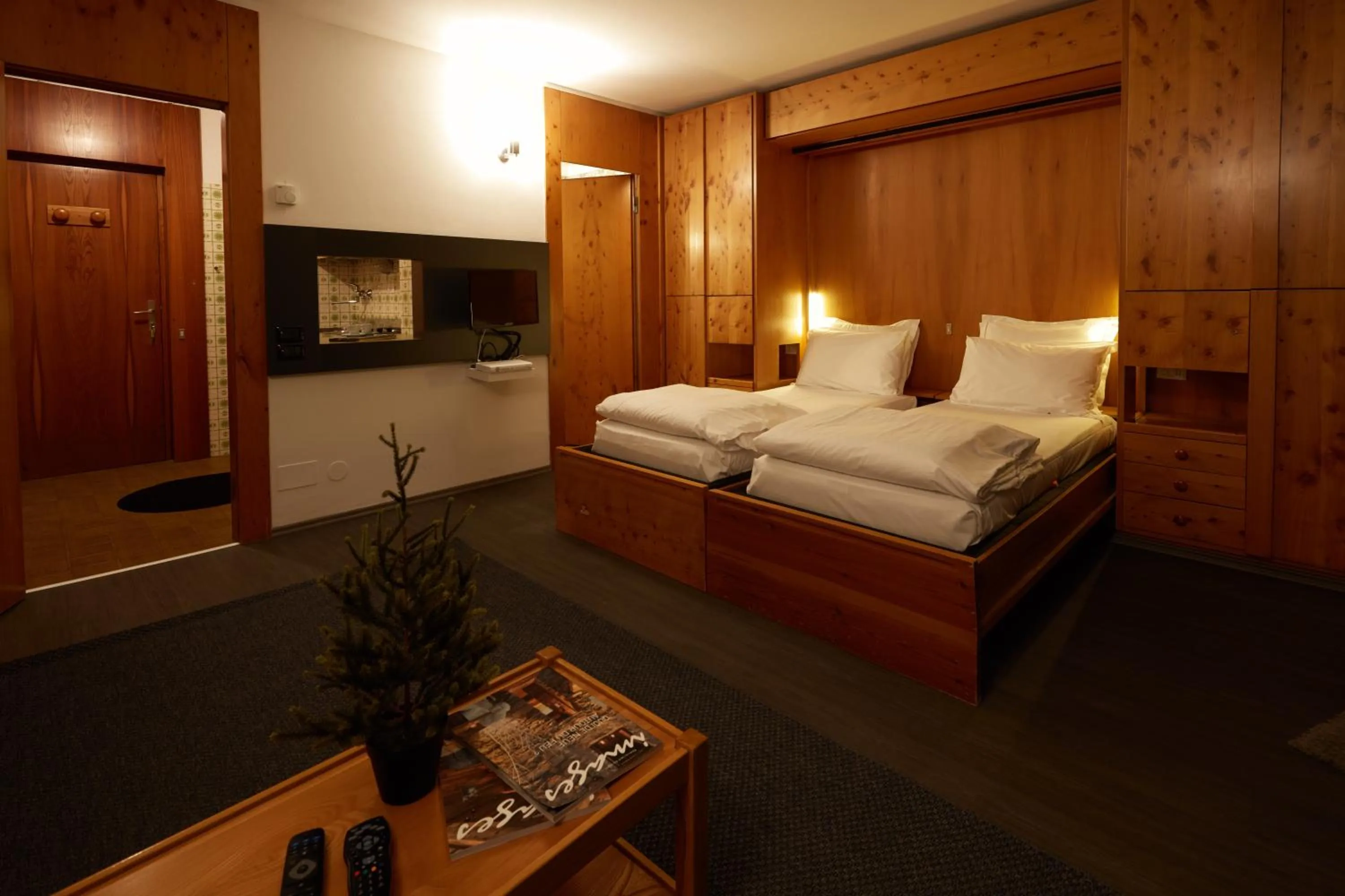 Photo of the whole room, Bed in BASE CAMP alpine apartments