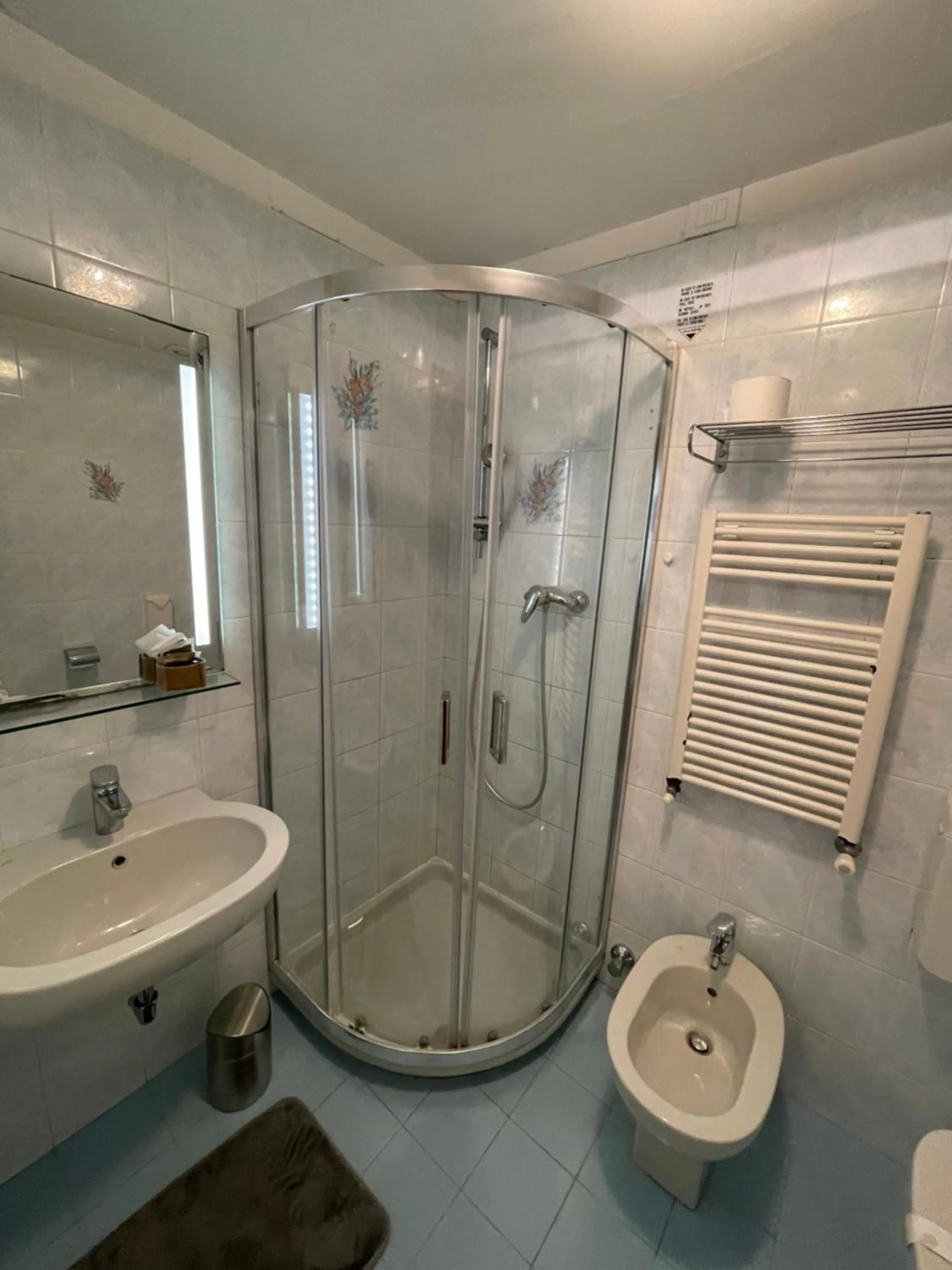 Bathroom in Albergo Marin