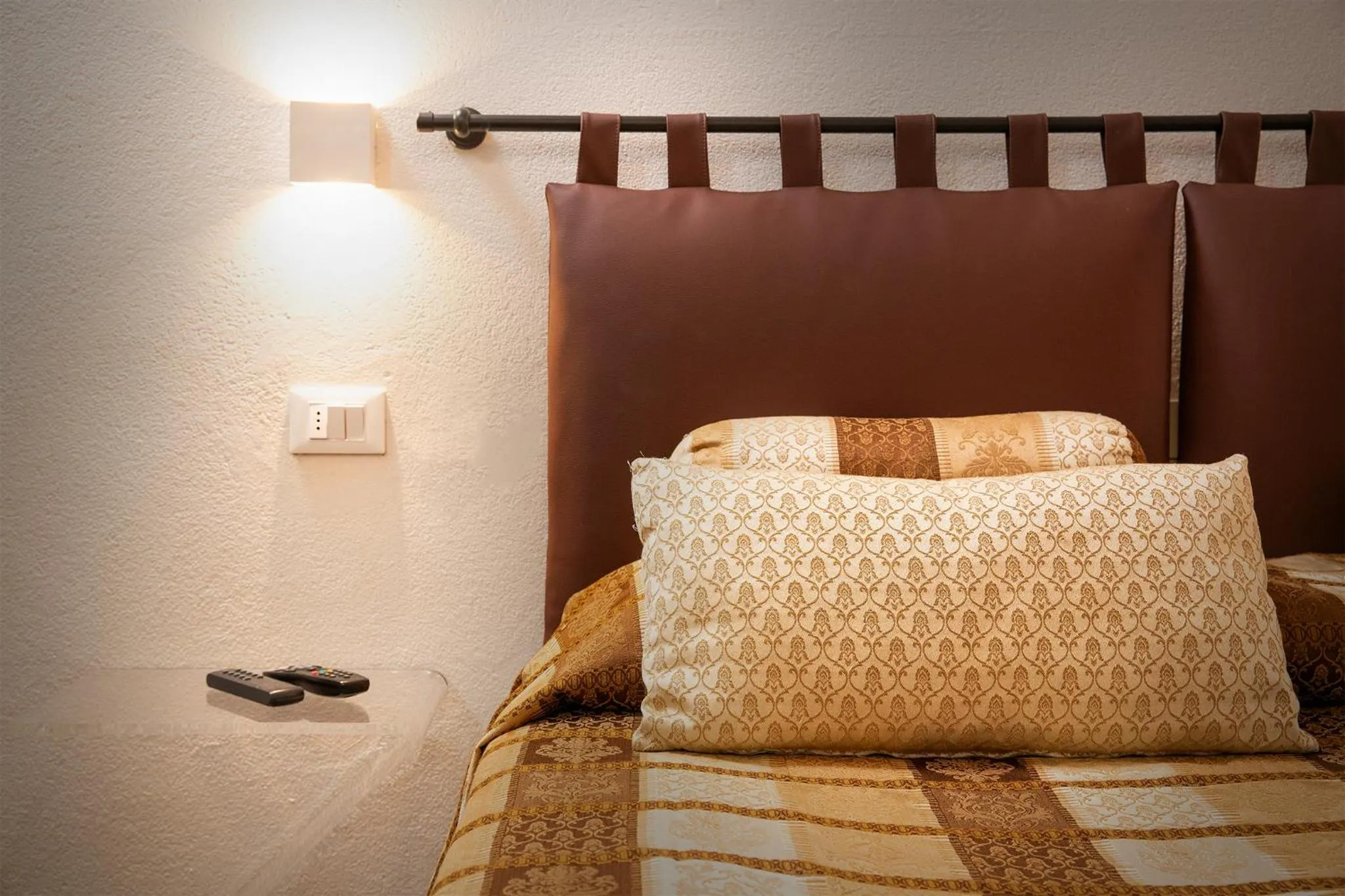 Bed in Albergo Marin