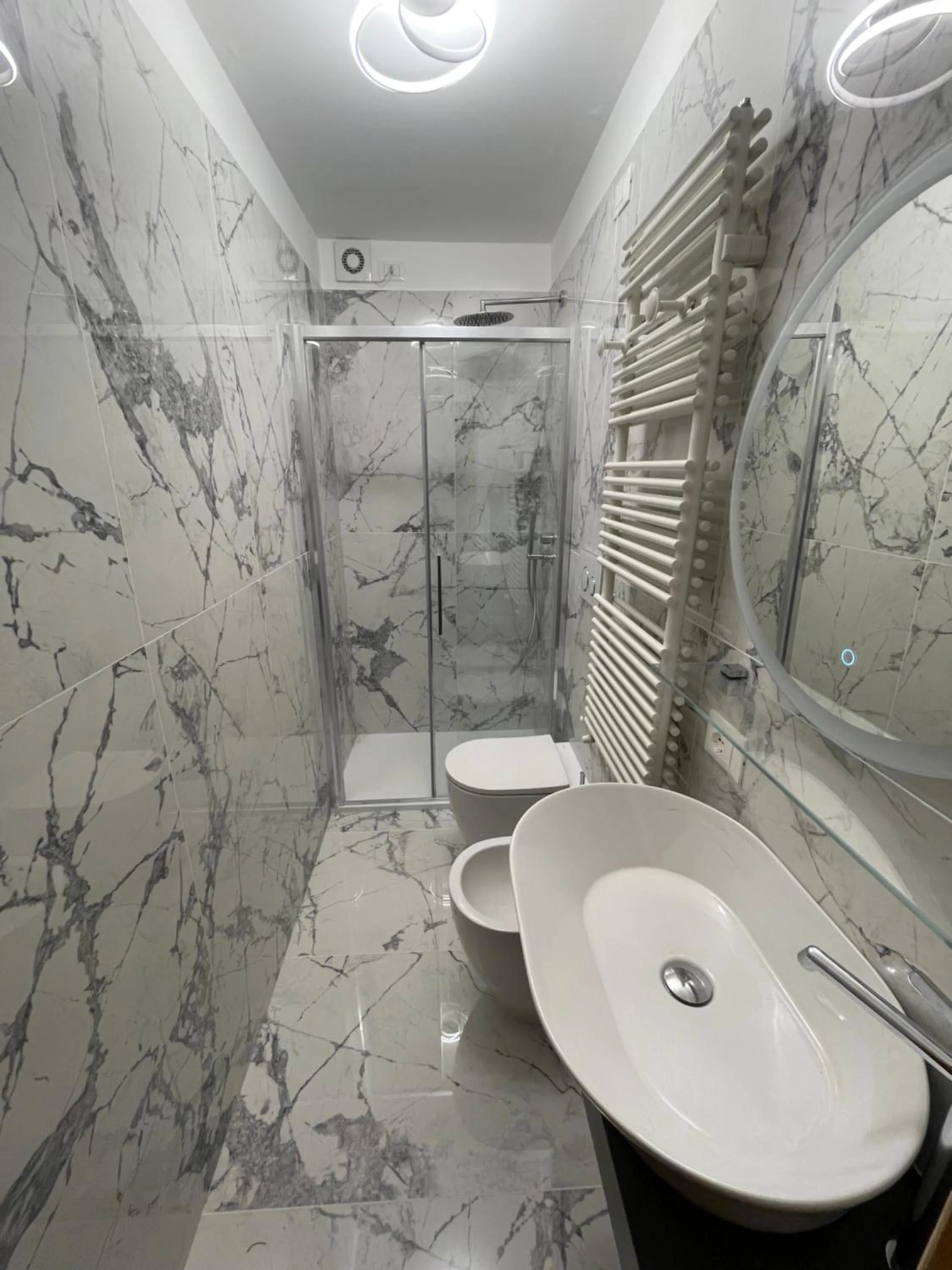 Bathroom in Albergo Marin