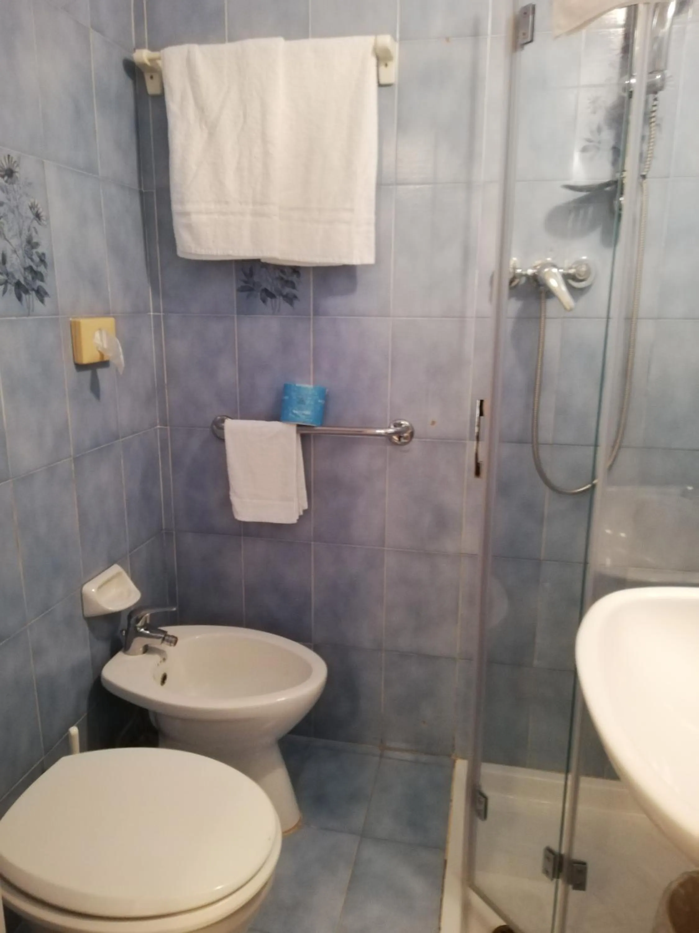 Bathroom in Hotel Falco