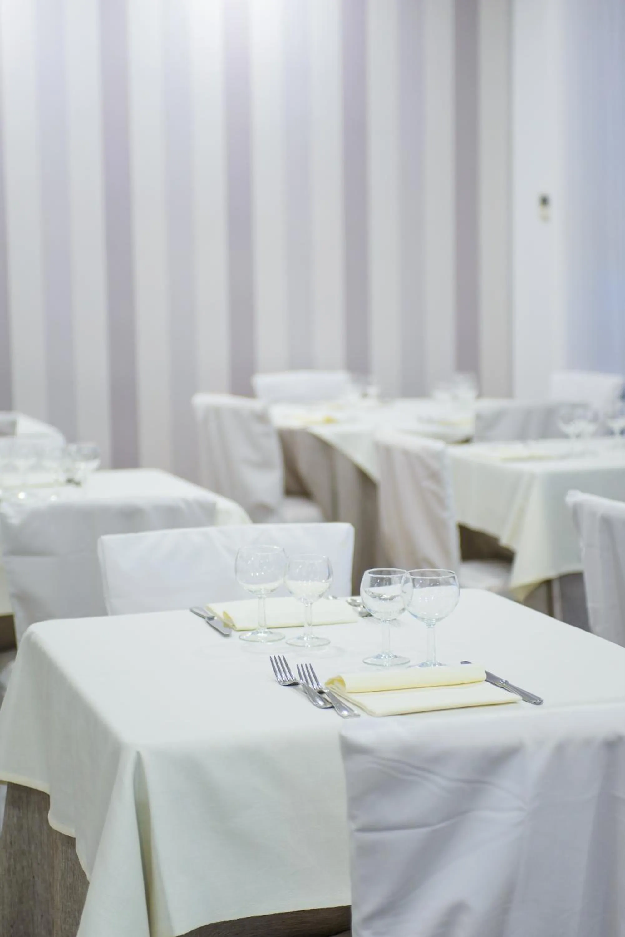 Restaurant/places to eat in Hotel Falco