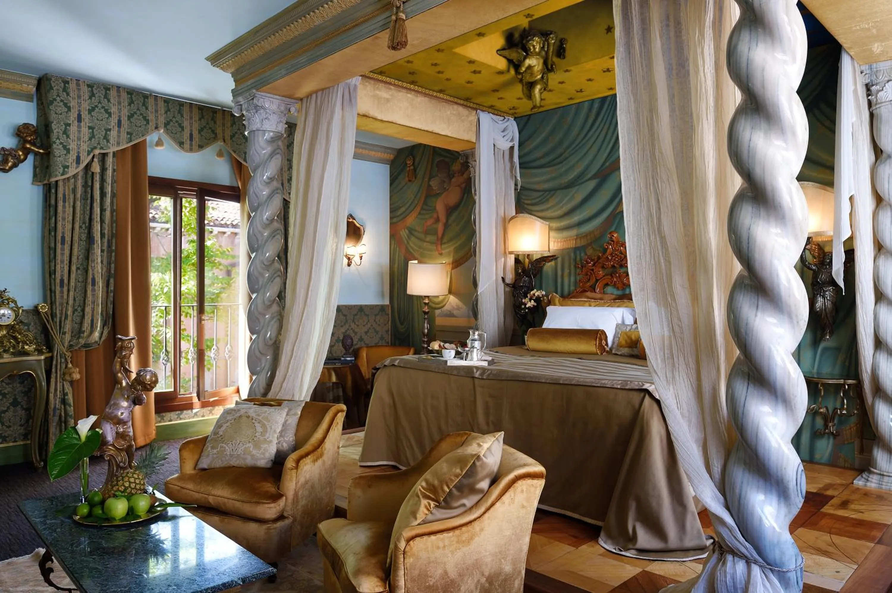 Photo of the whole room in Hotel Metropole Venezia
