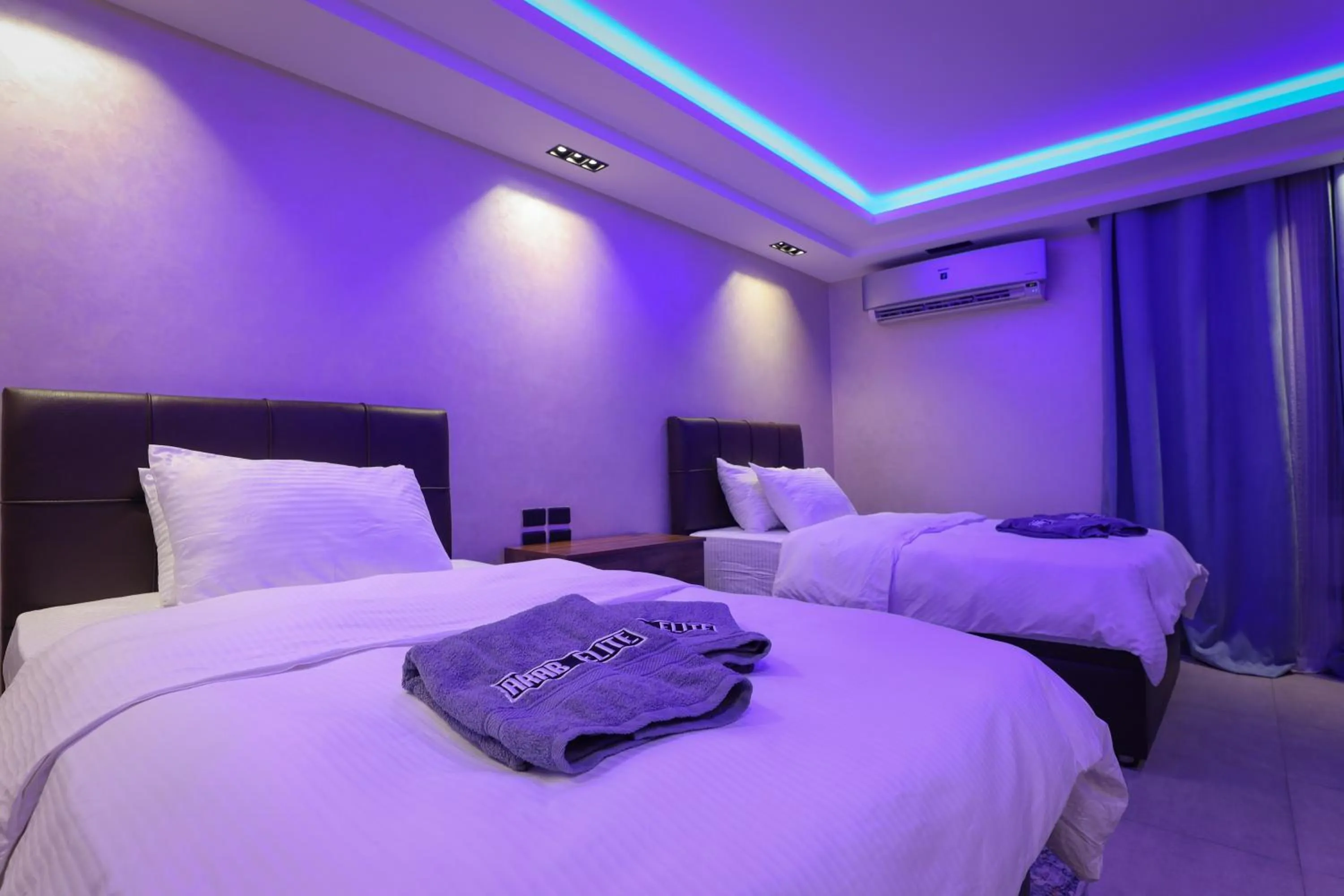 Bedroom, Bed in ArabElite