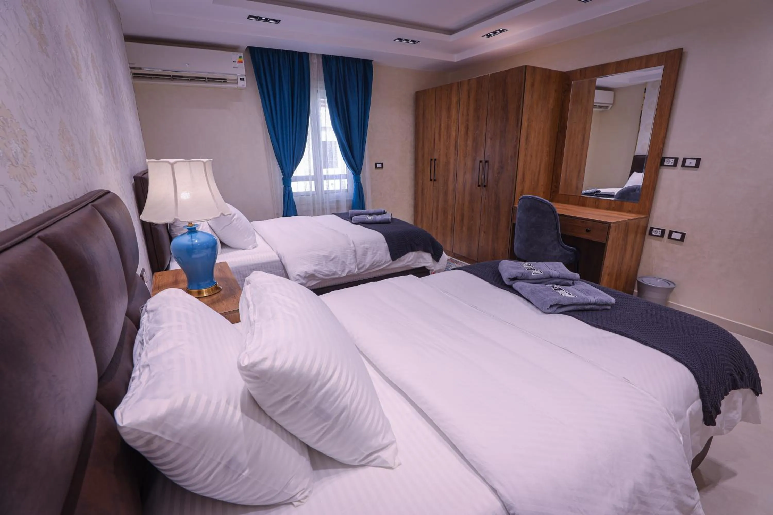 Bedroom, Bed in ArabElite