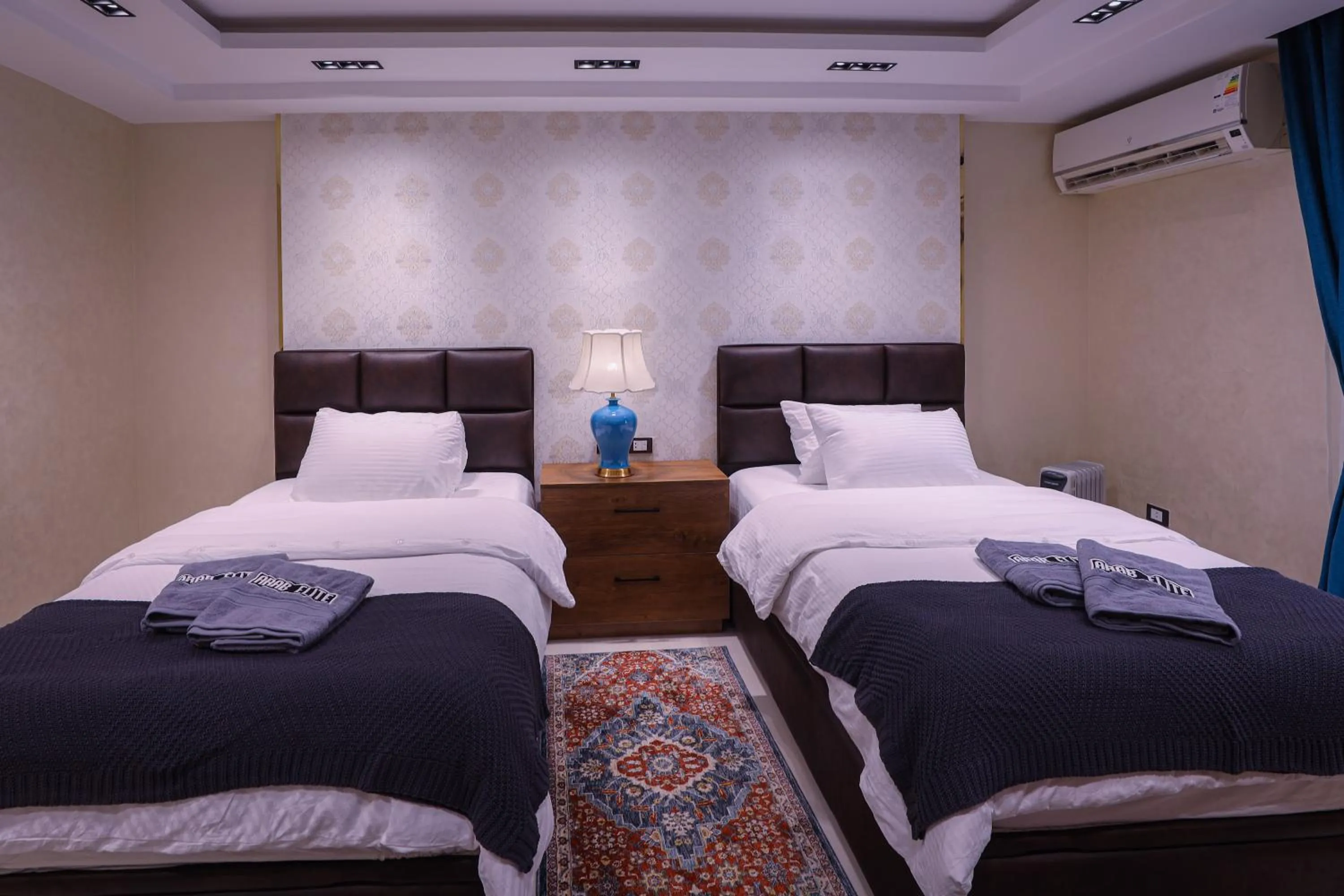 Bedroom, Bed in ArabElite