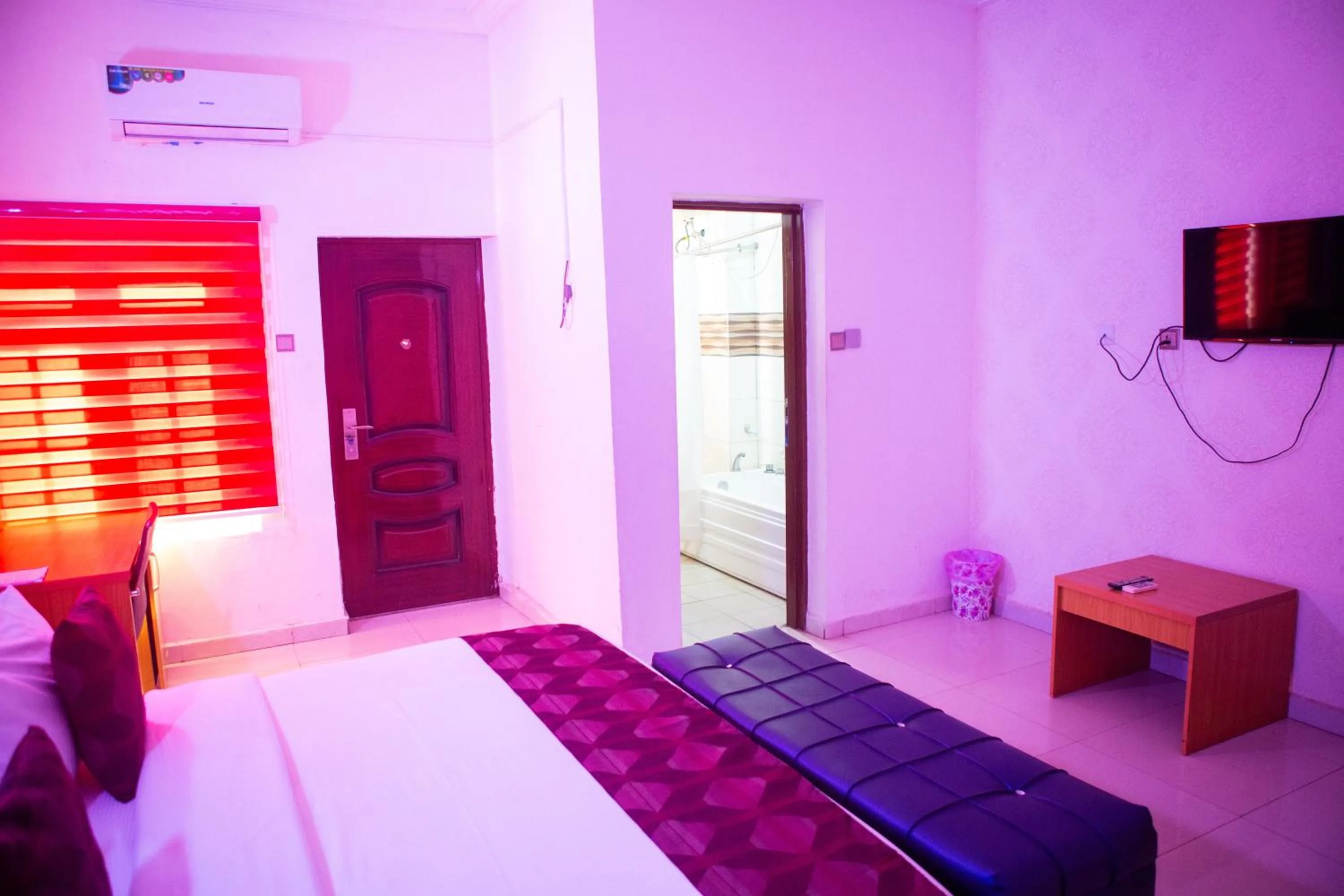 ROSES REGENCY HOTEL AND SUITES