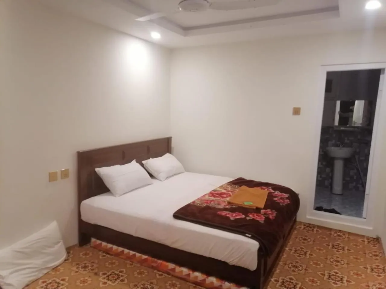 Bed in Skardu View Point Hotel