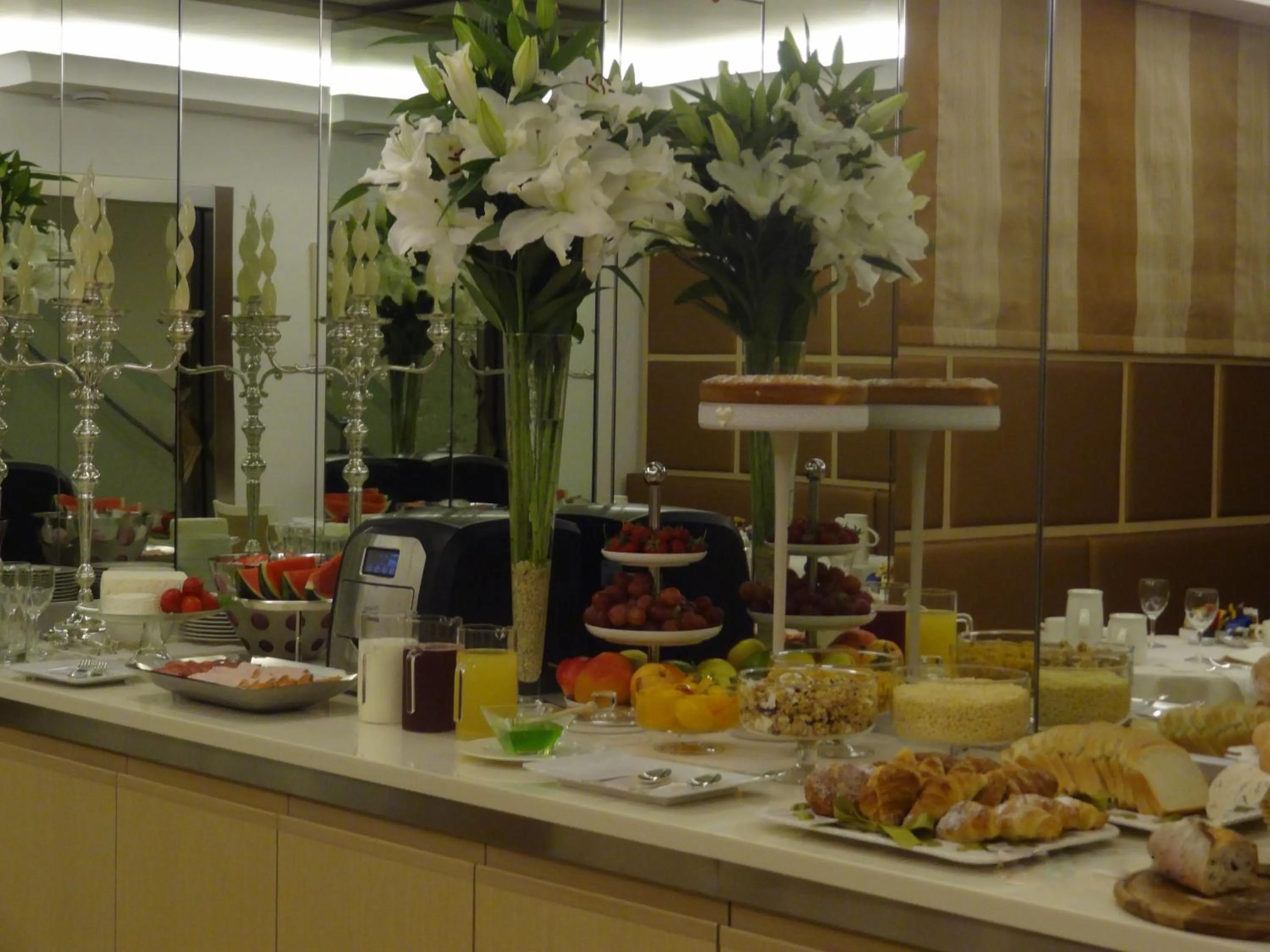 Food in Augustana House and Suites