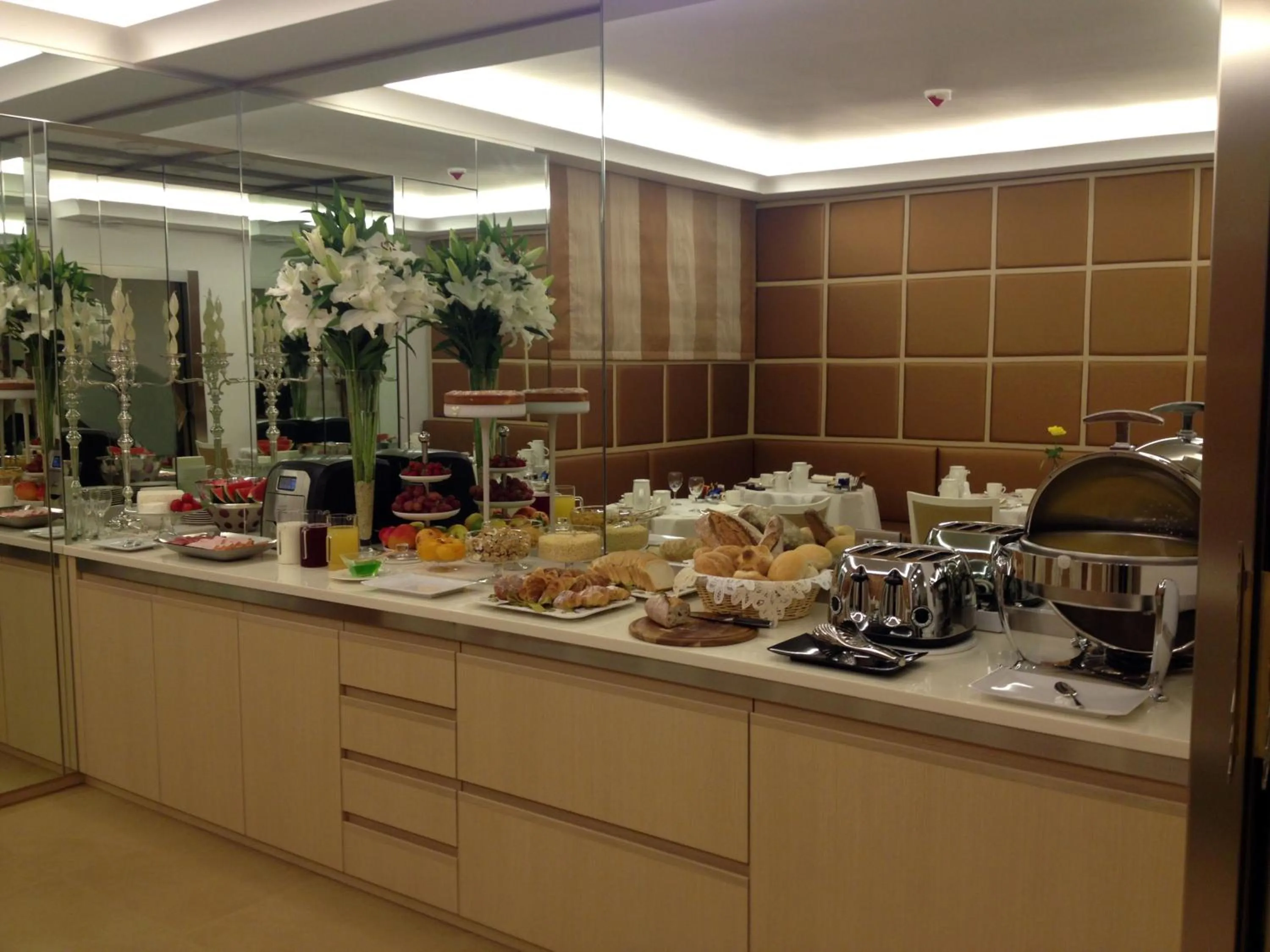 Food in Augustana House and Suites