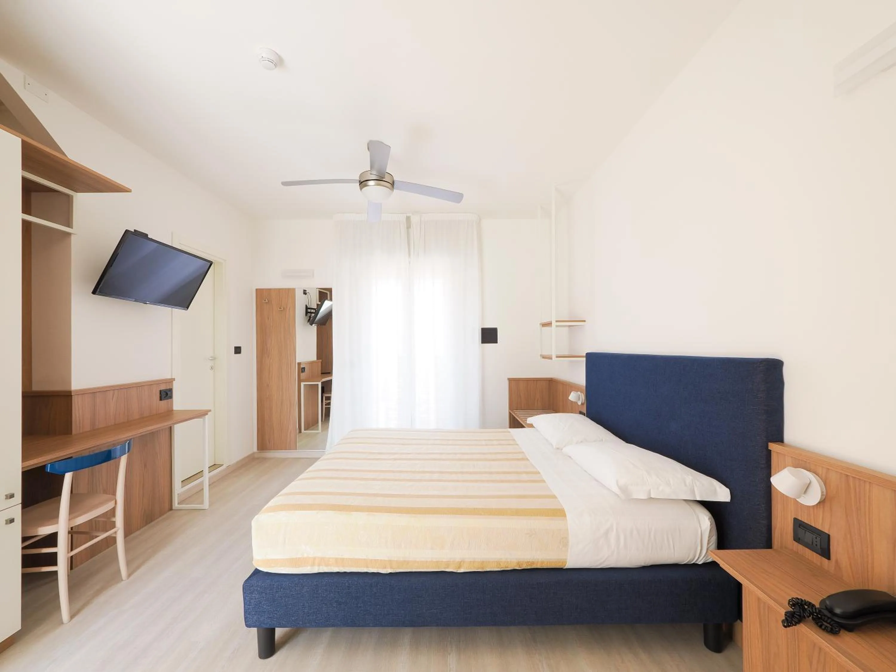 Photo of the whole room, Bed in Hotel Angelo