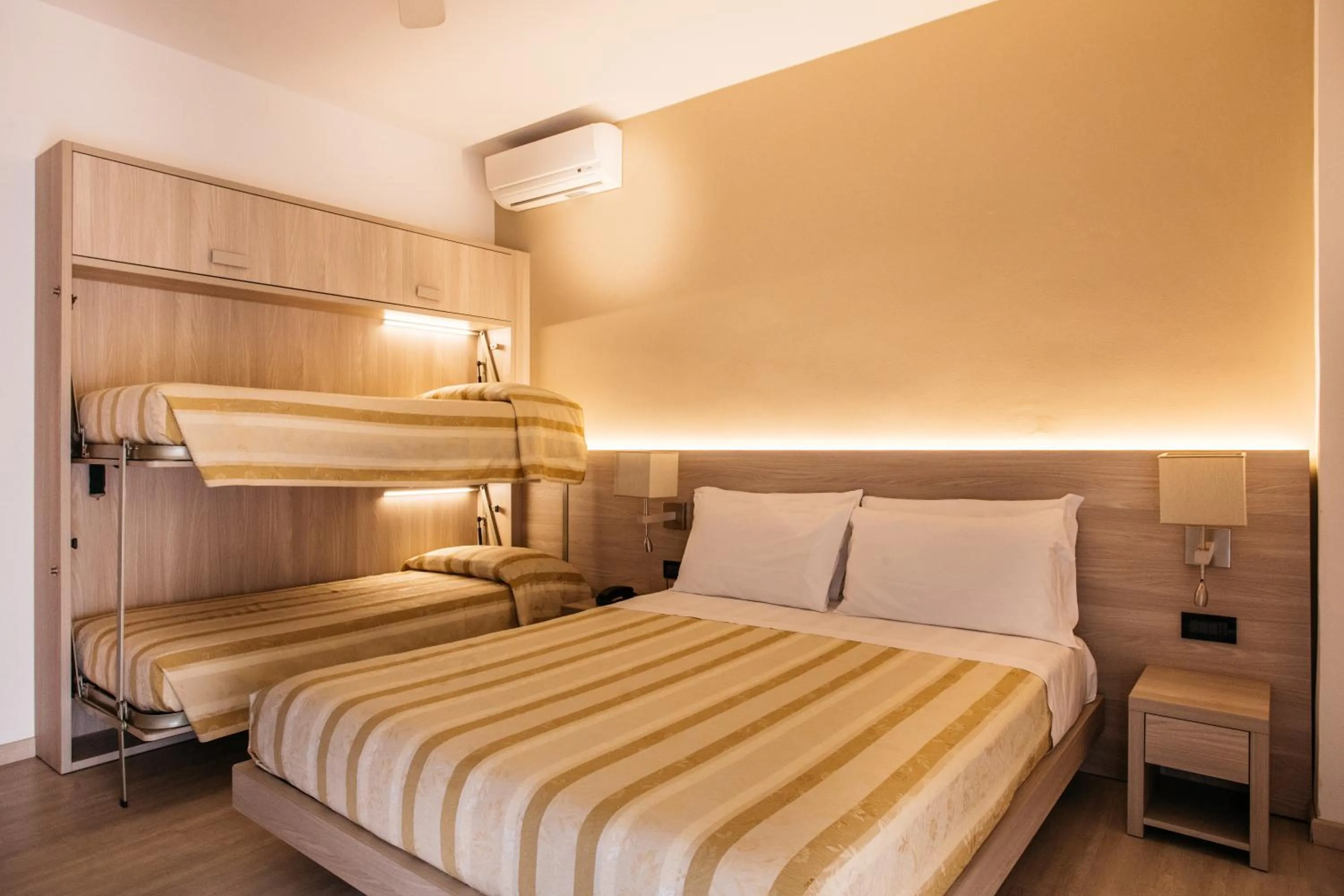 Bedroom, Bed in Hotel Angelo