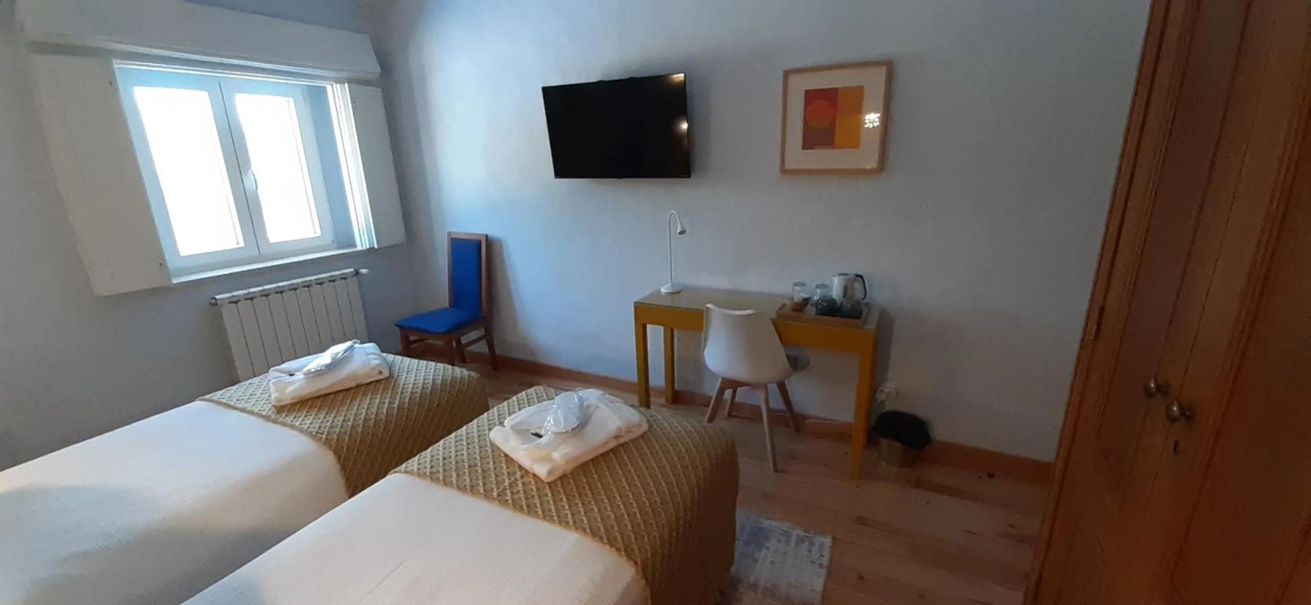 Bedroom in ApraHouseLoule Guesthouse