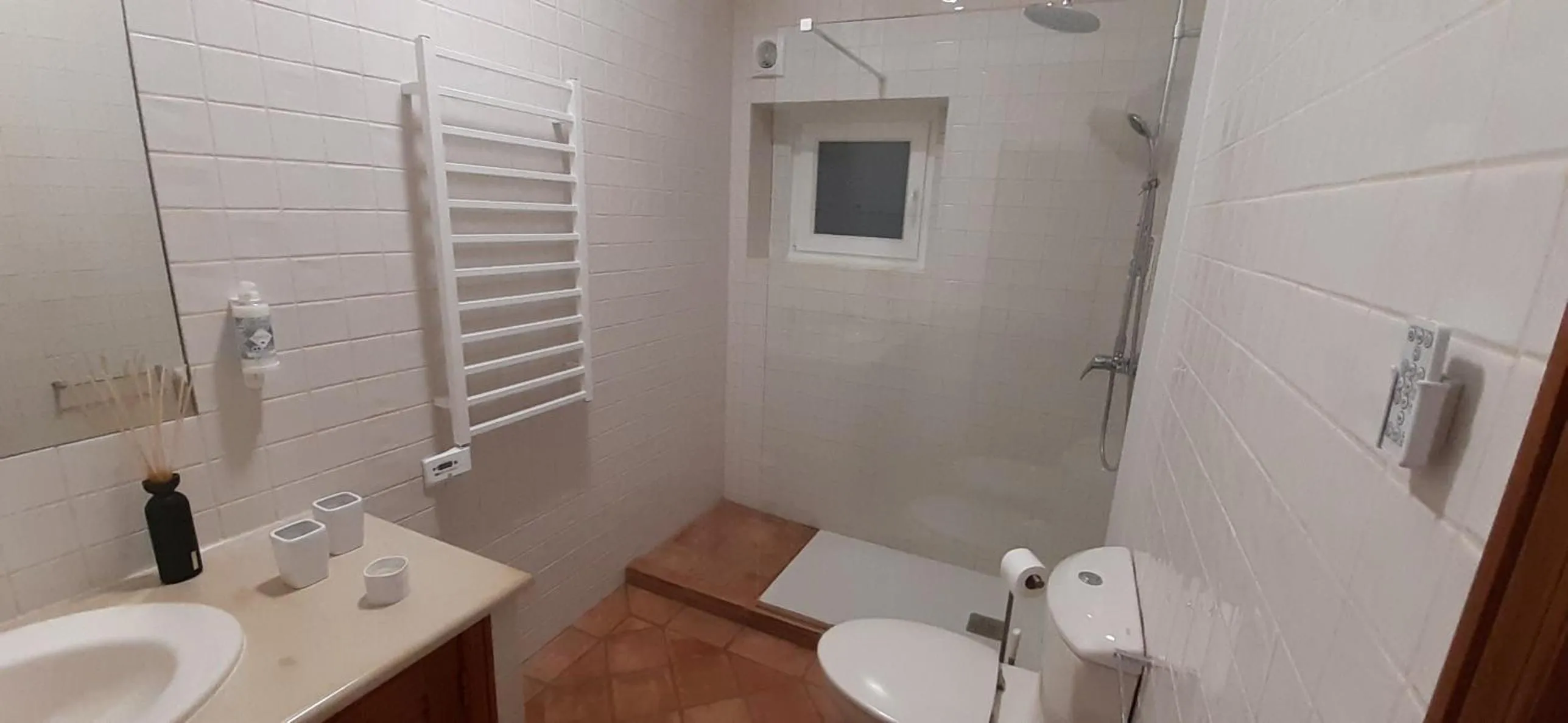 Bathroom in ApraHouseLoule Guesthouse