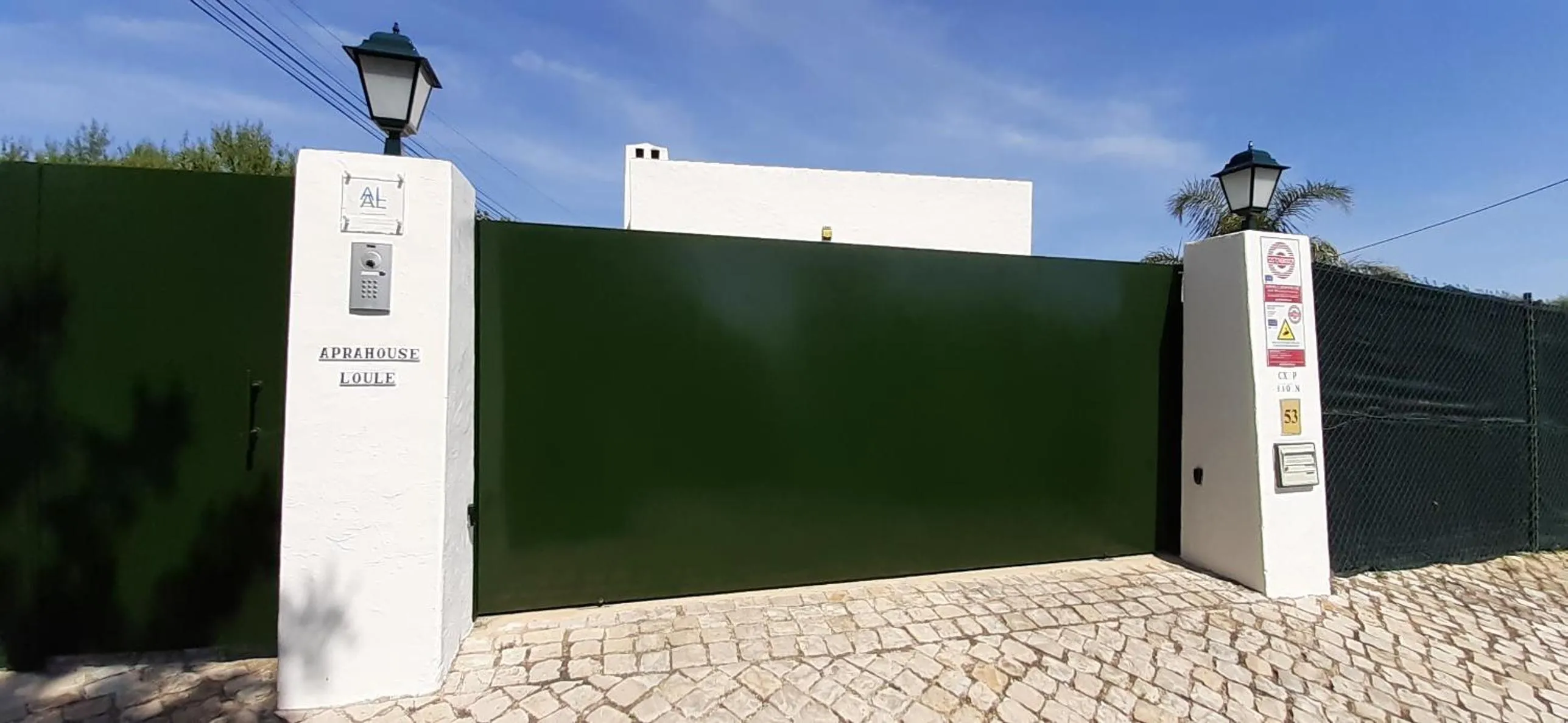 Facade/entrance in ApraHouseLoule Guesthouse