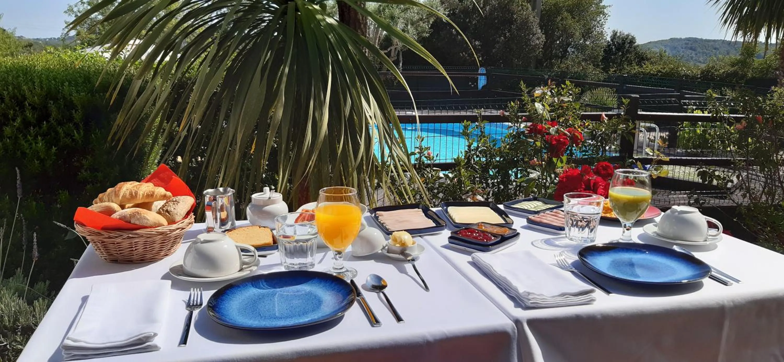 Continental breakfast in ApraHouseLoule Guesthouse