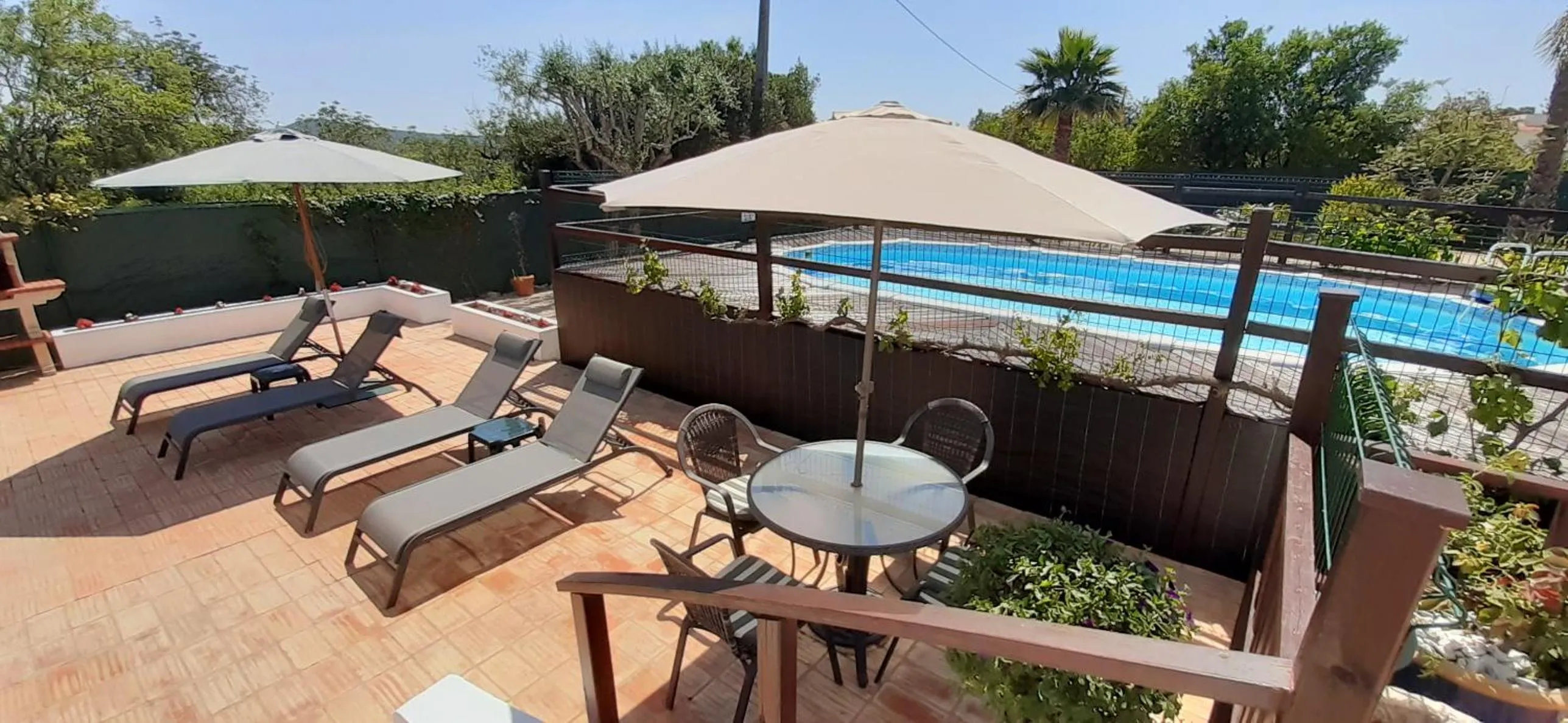 Balcony/Terrace in ApraHouseLoule Guesthouse