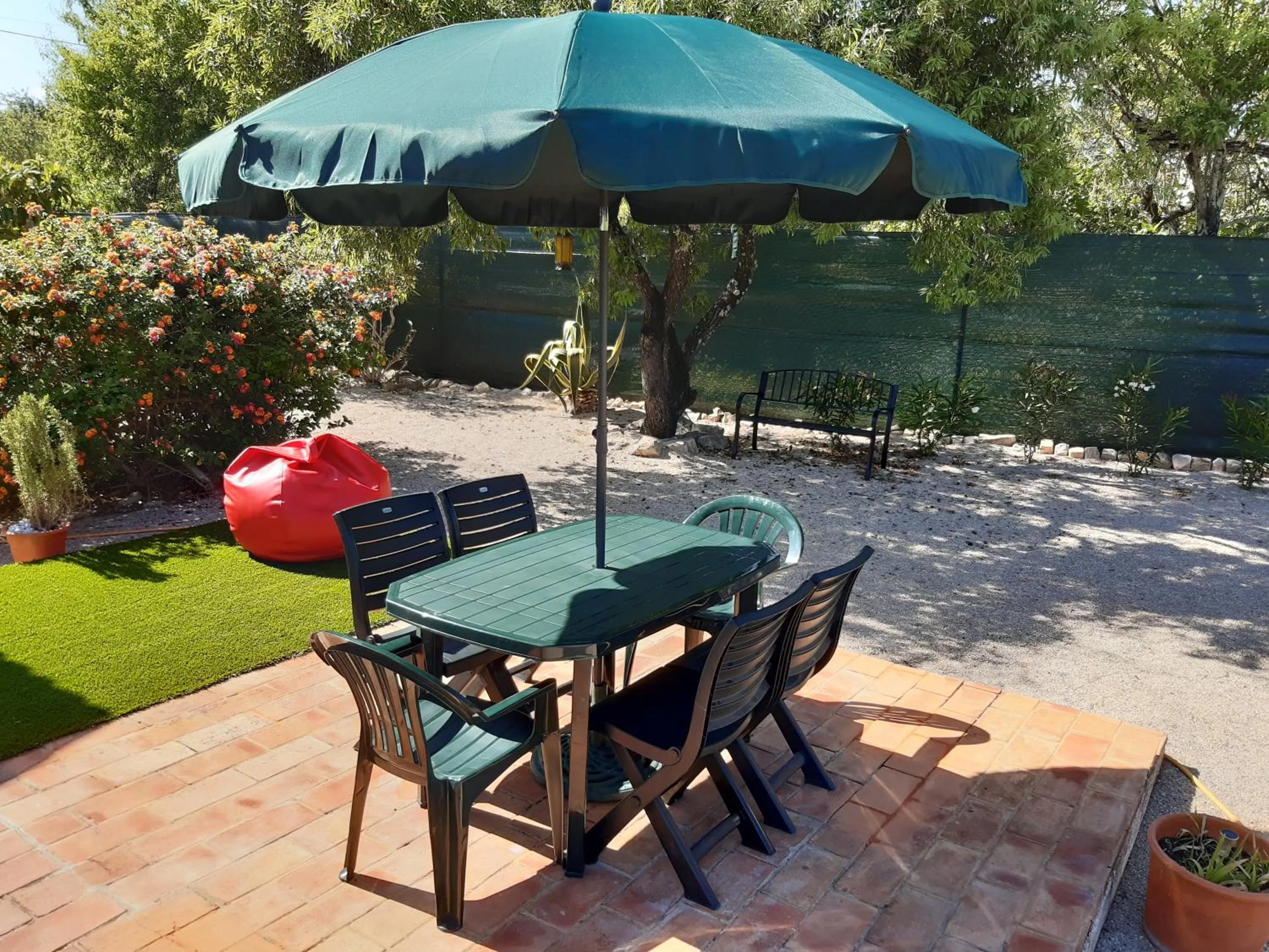 Garden in ApraHouseLoule Guesthouse