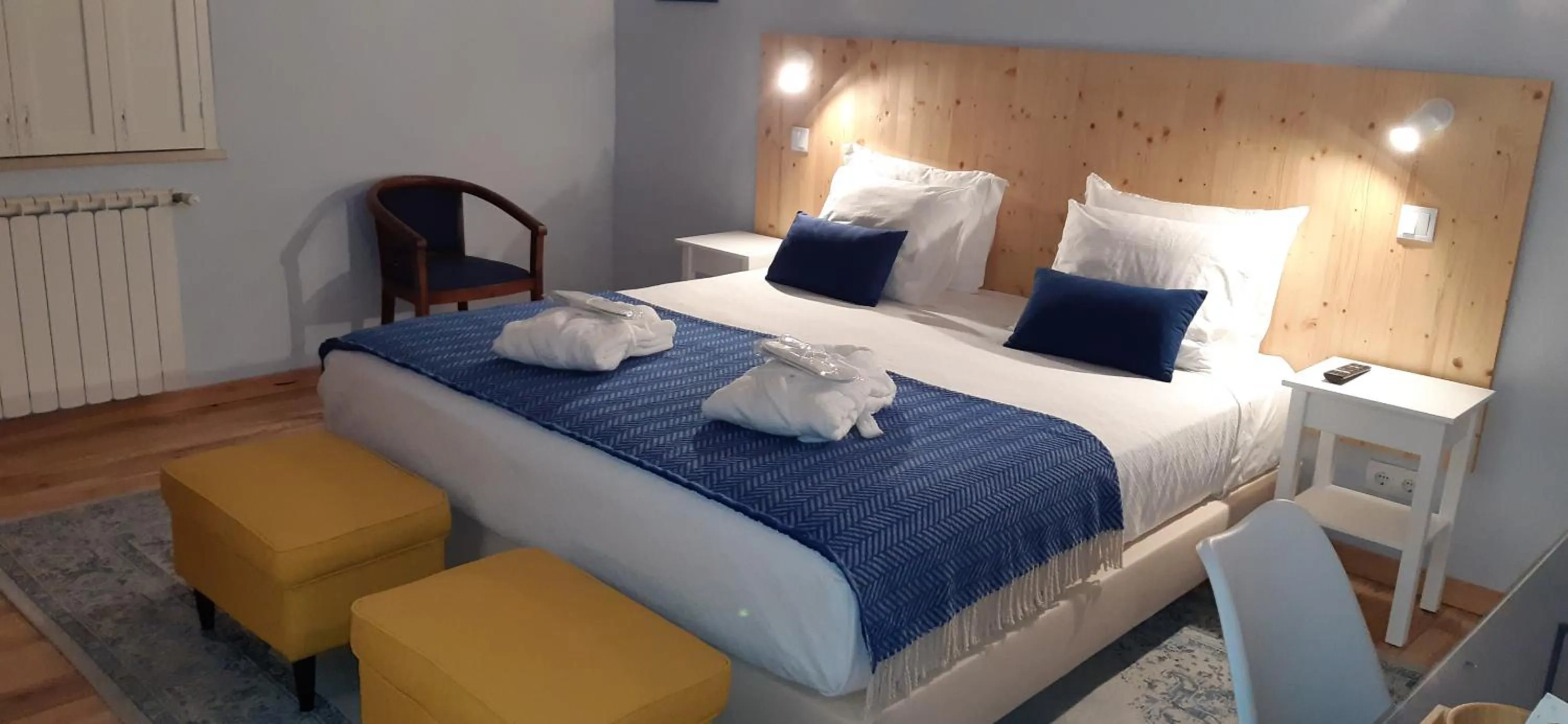 Bedroom in ApraHouseLoule Guesthouse