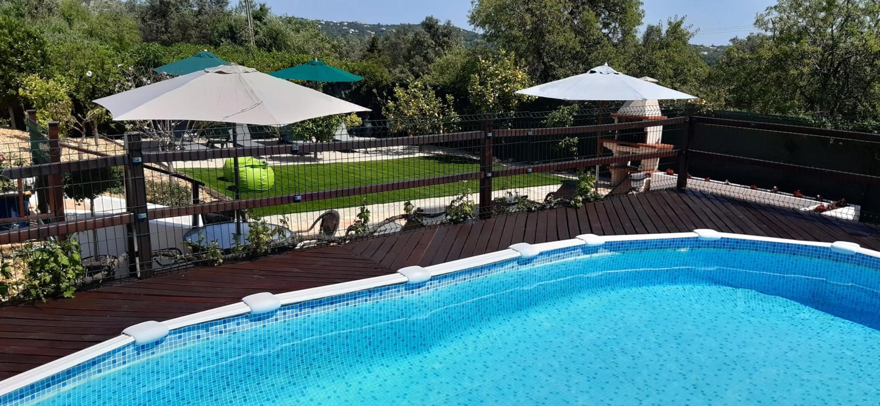 Swimming pool in ApraHouseLoule Guesthouse