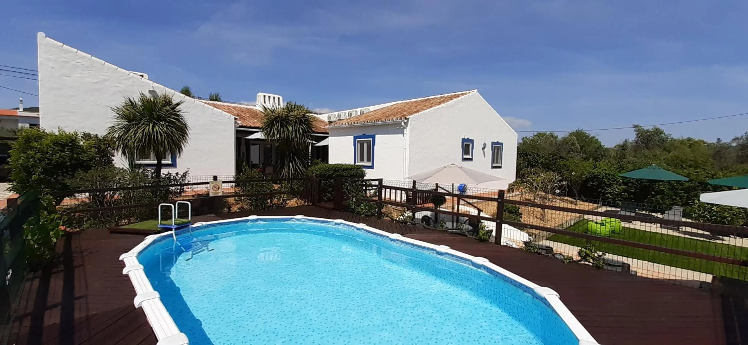 Property building in ApraHouseLoule Guesthouse