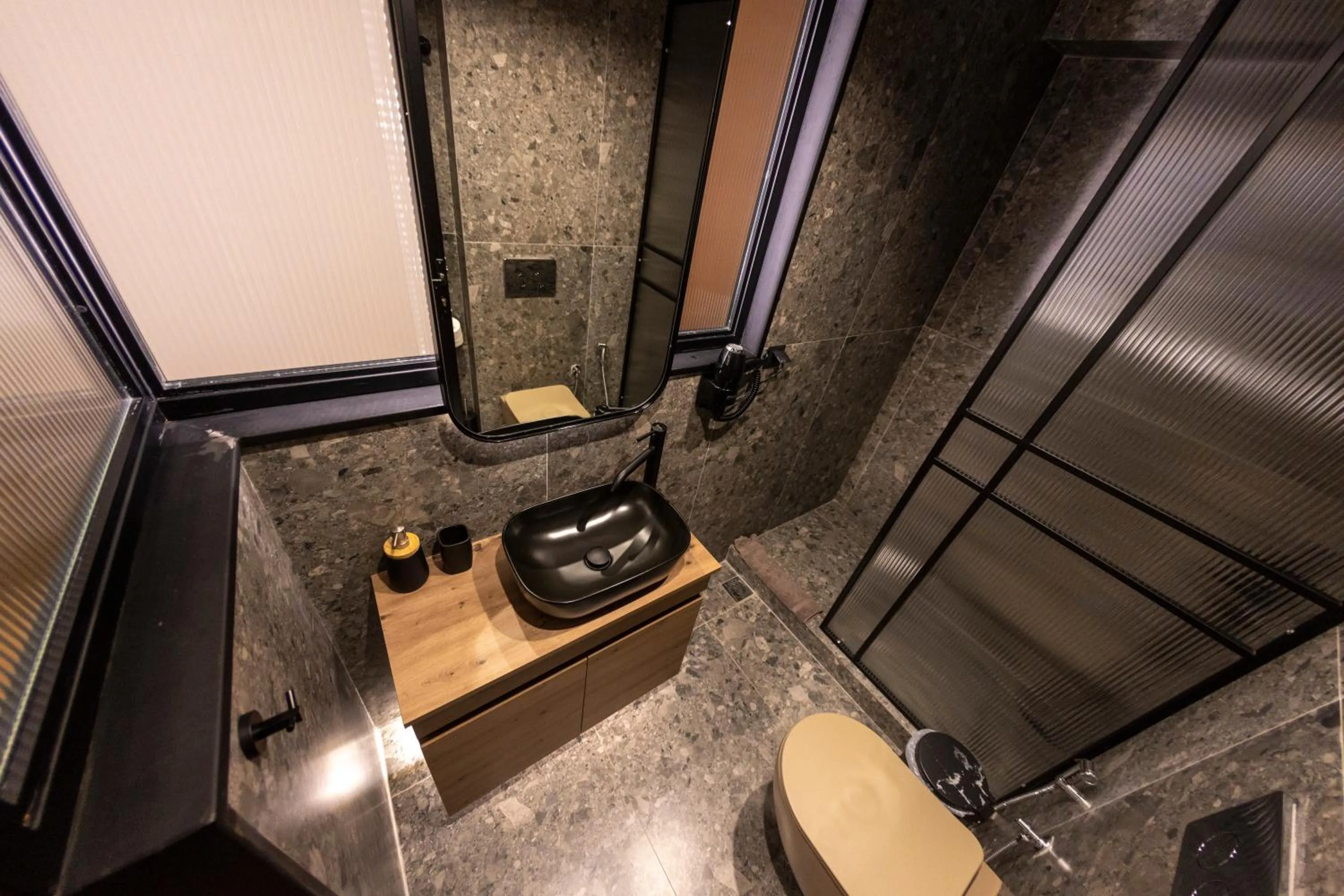 Centrally Stylish Suite by Acropolis