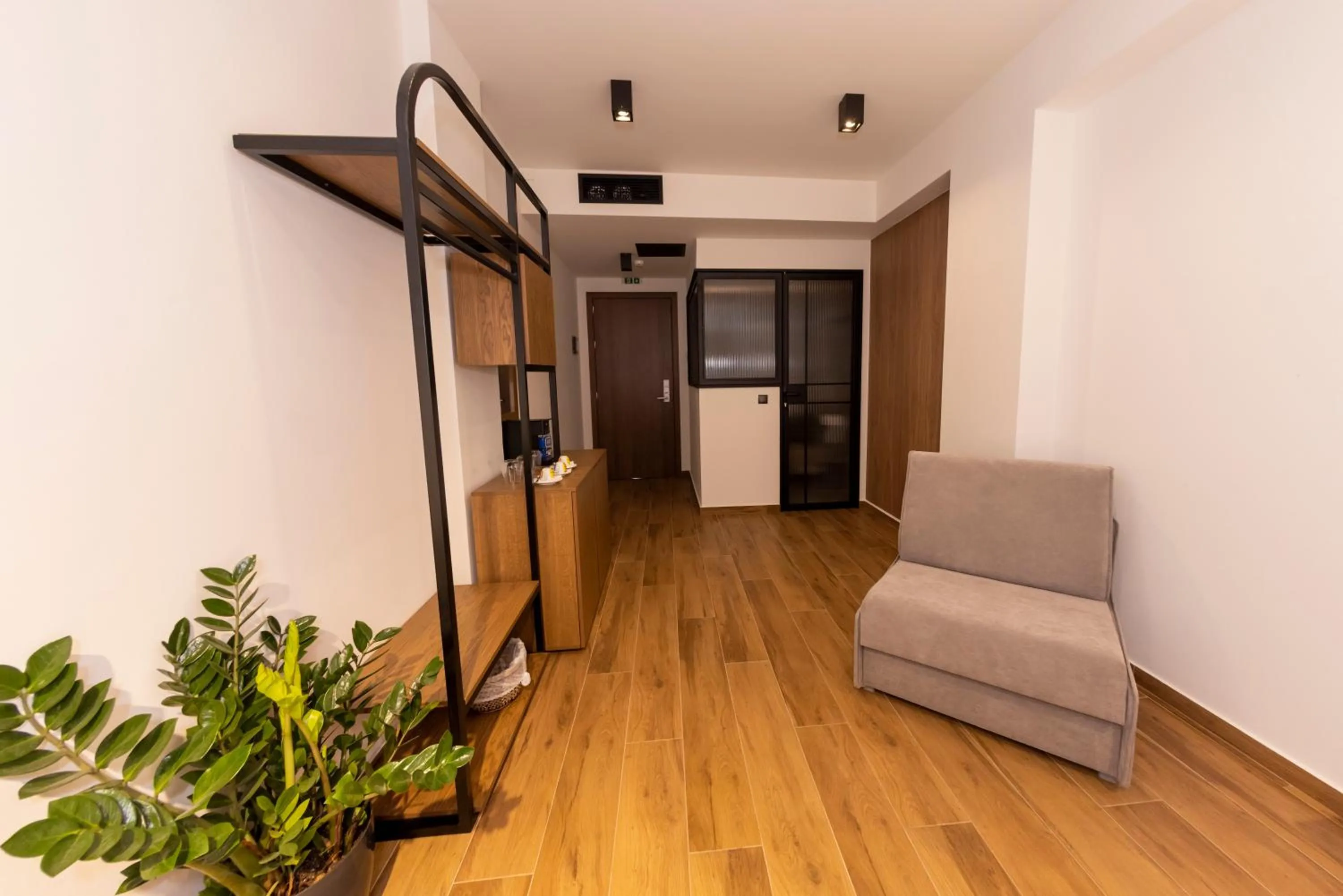 Centrally Stylish Suite by Acropolis