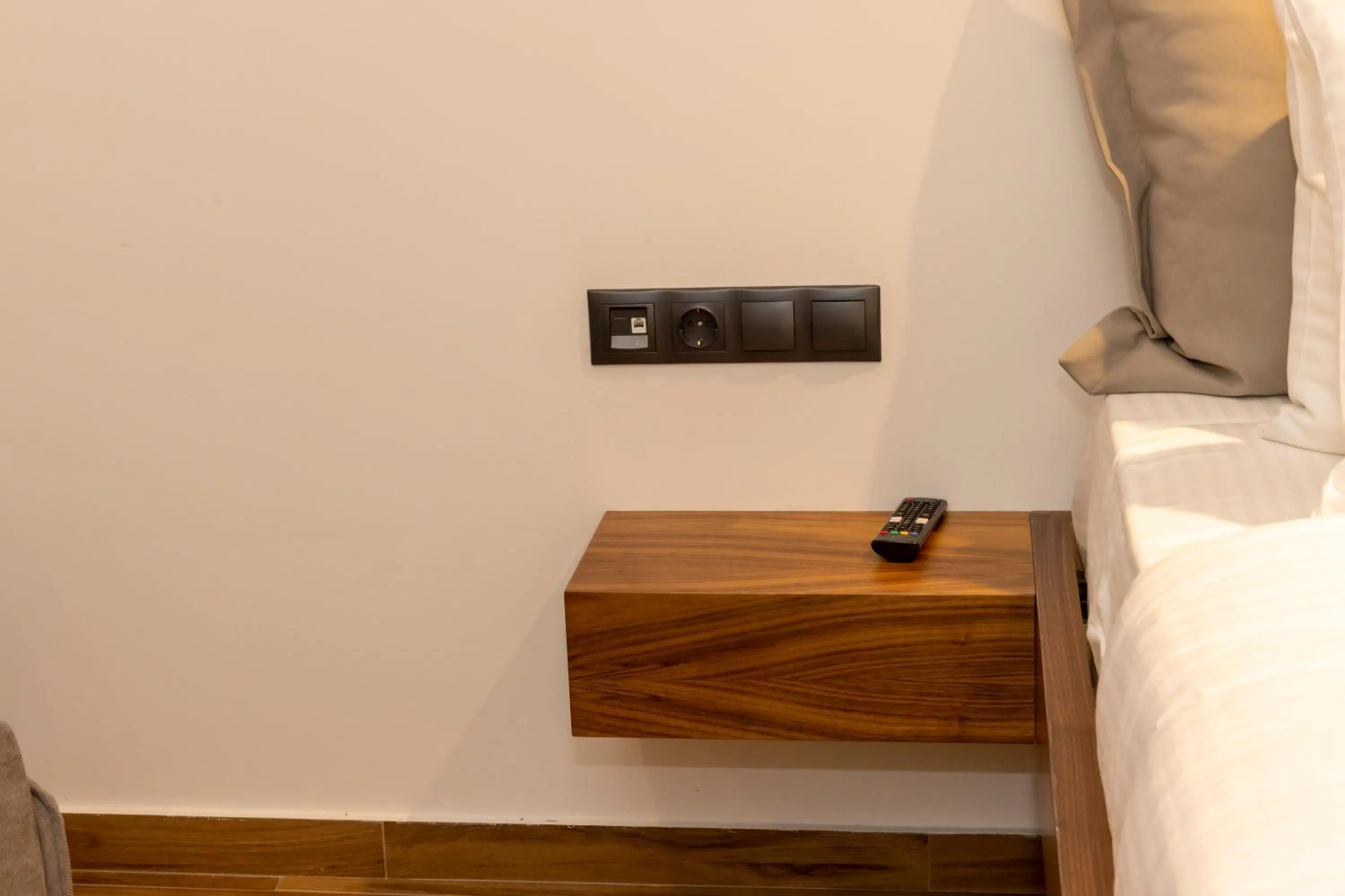 Centrally Stylish Suite by Acropolis