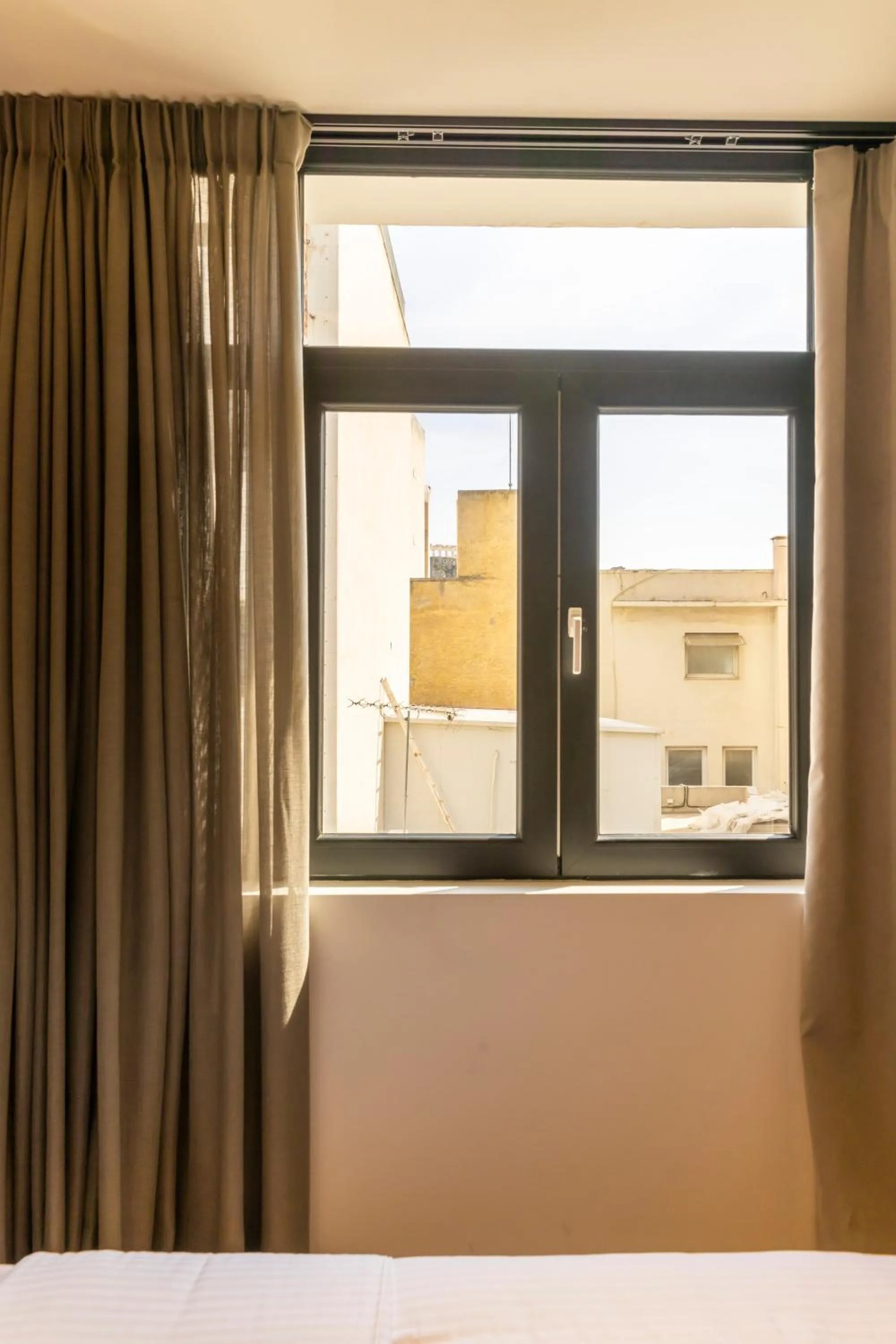 Centrally Stylish Suite by Acropolis