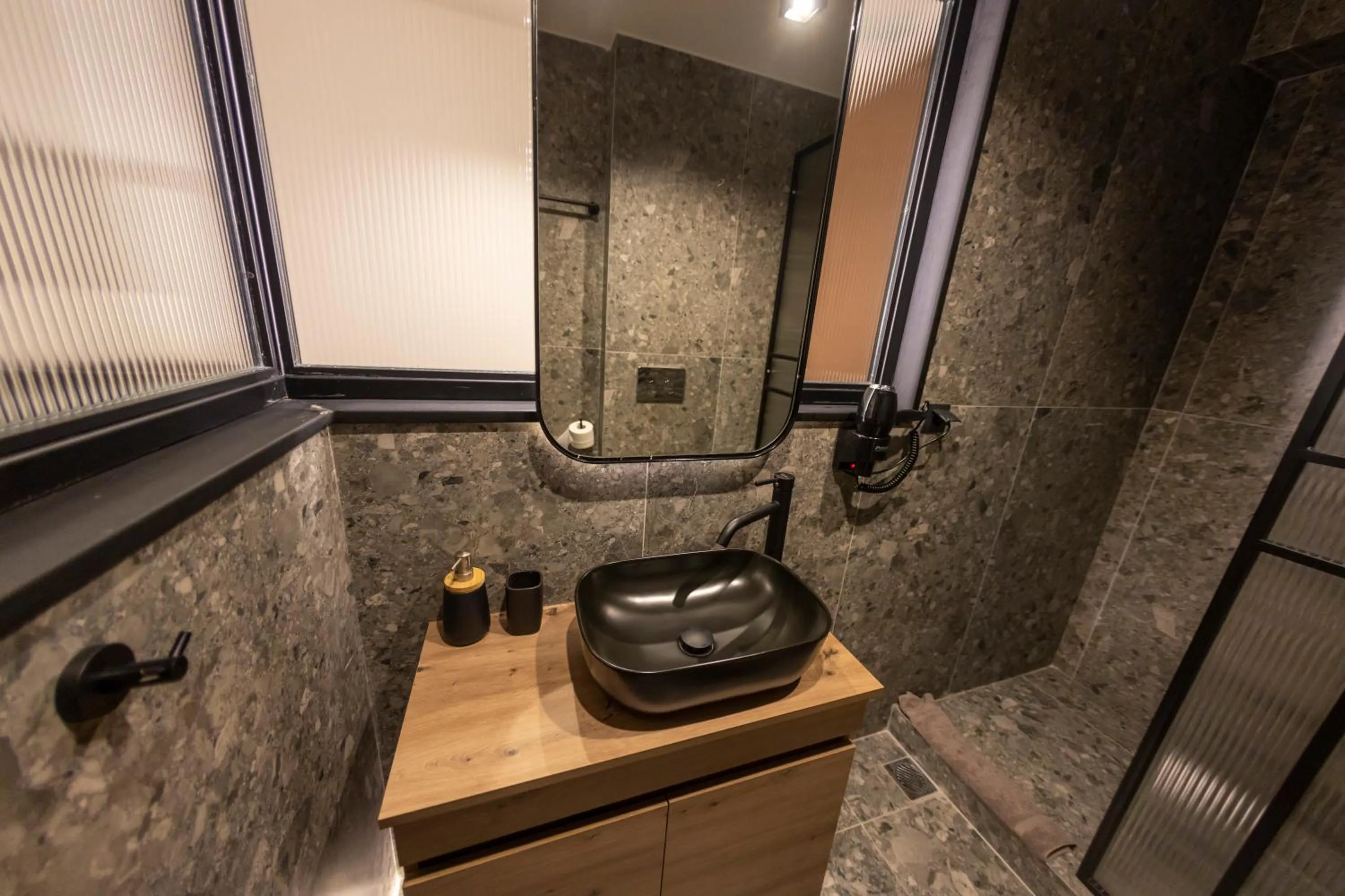 Centrally Stylish Suite by Acropolis