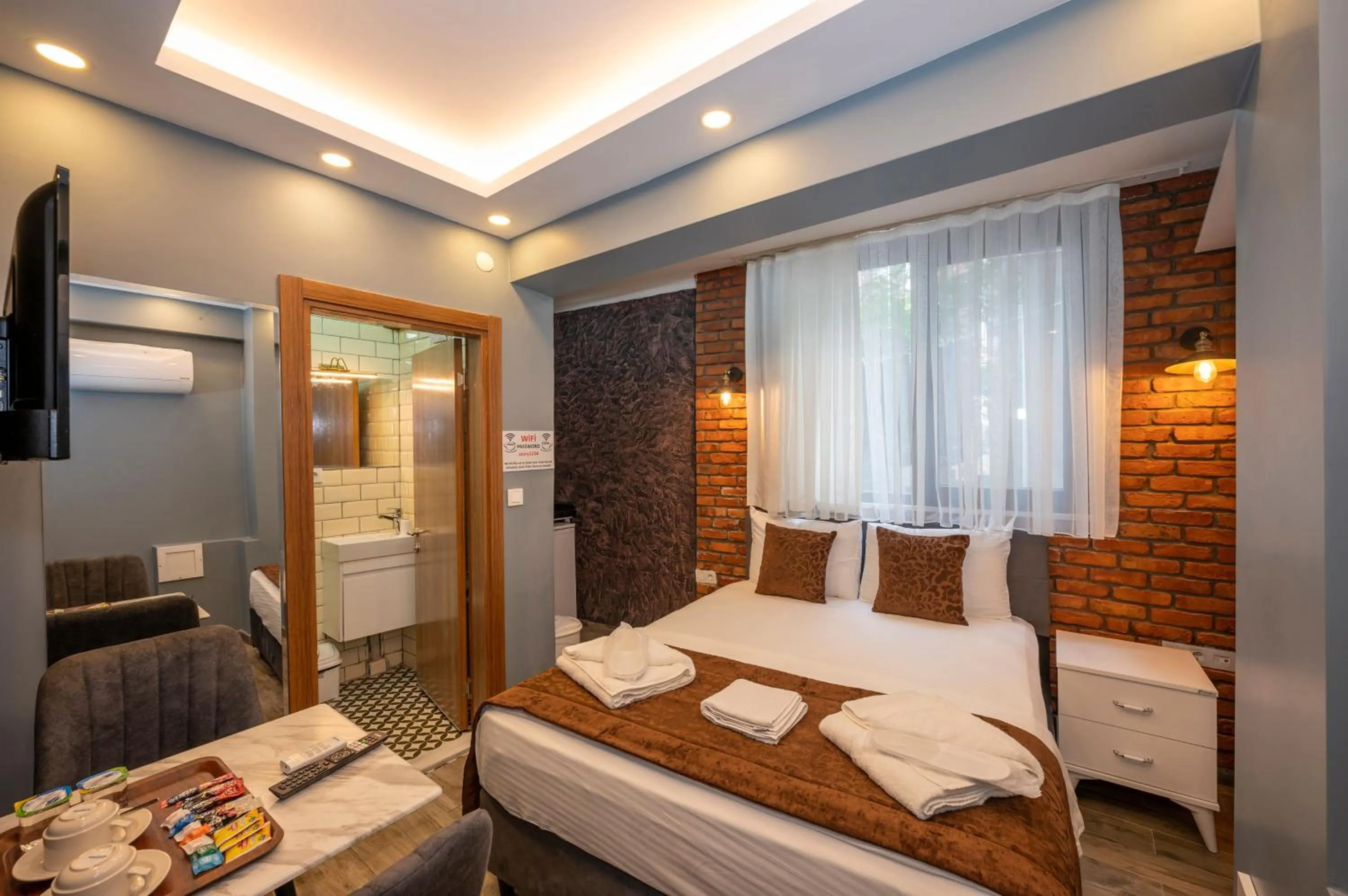 Photo of the whole room, Bed in Taksim Story Residence