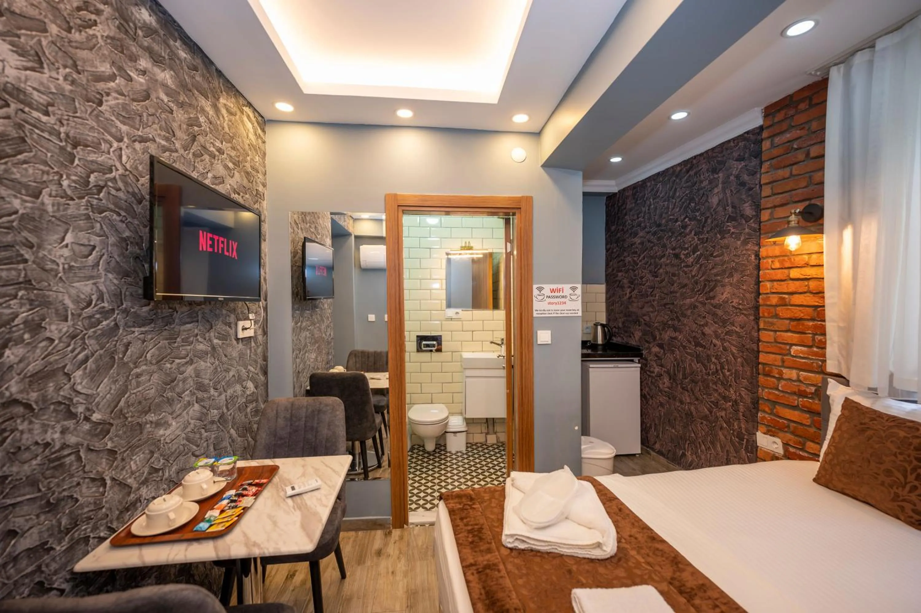 Photo of the whole room, Bed in Taksim Story Residence