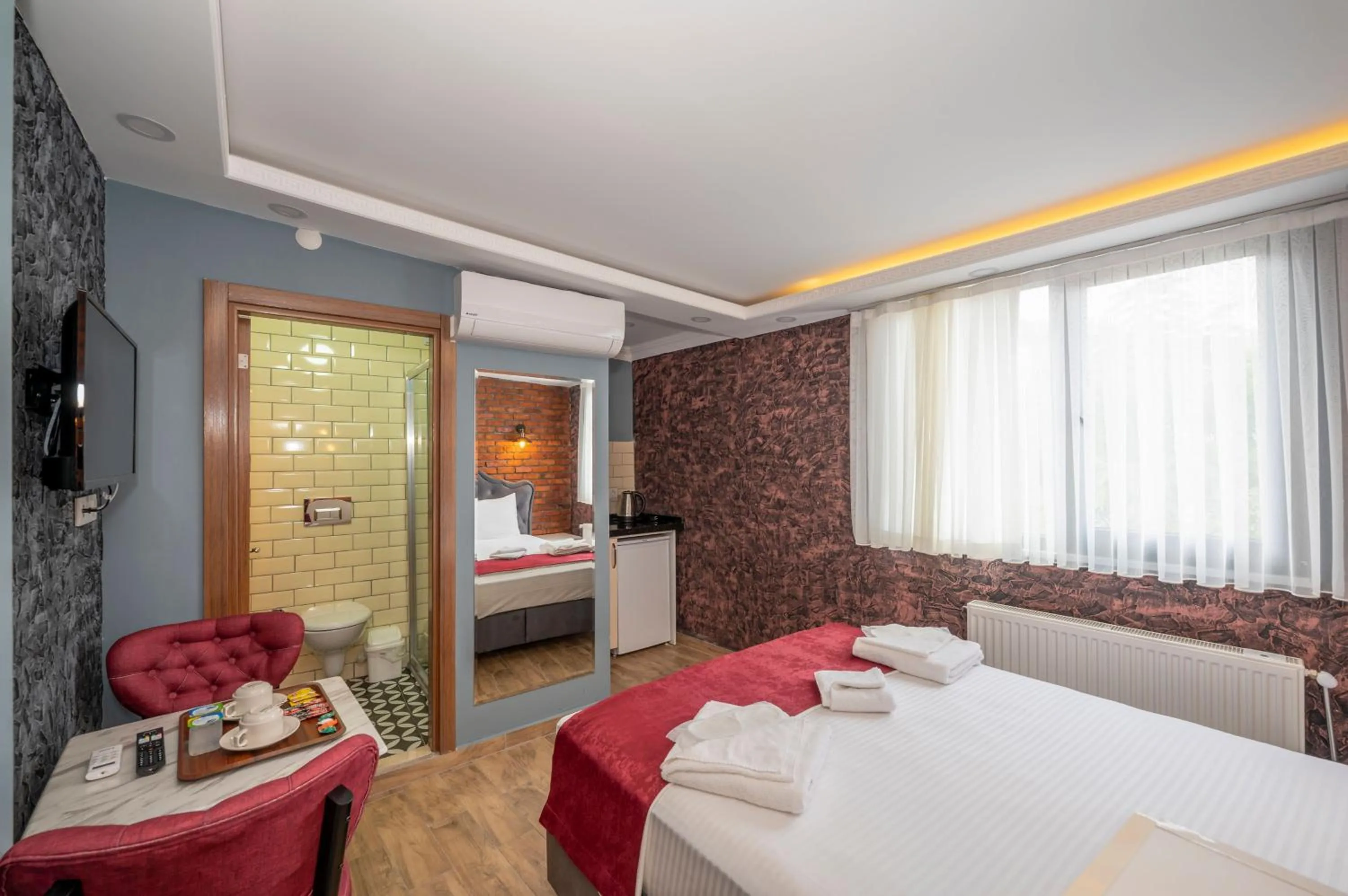 Photo of the whole room, Bed in Taksim Story Residence