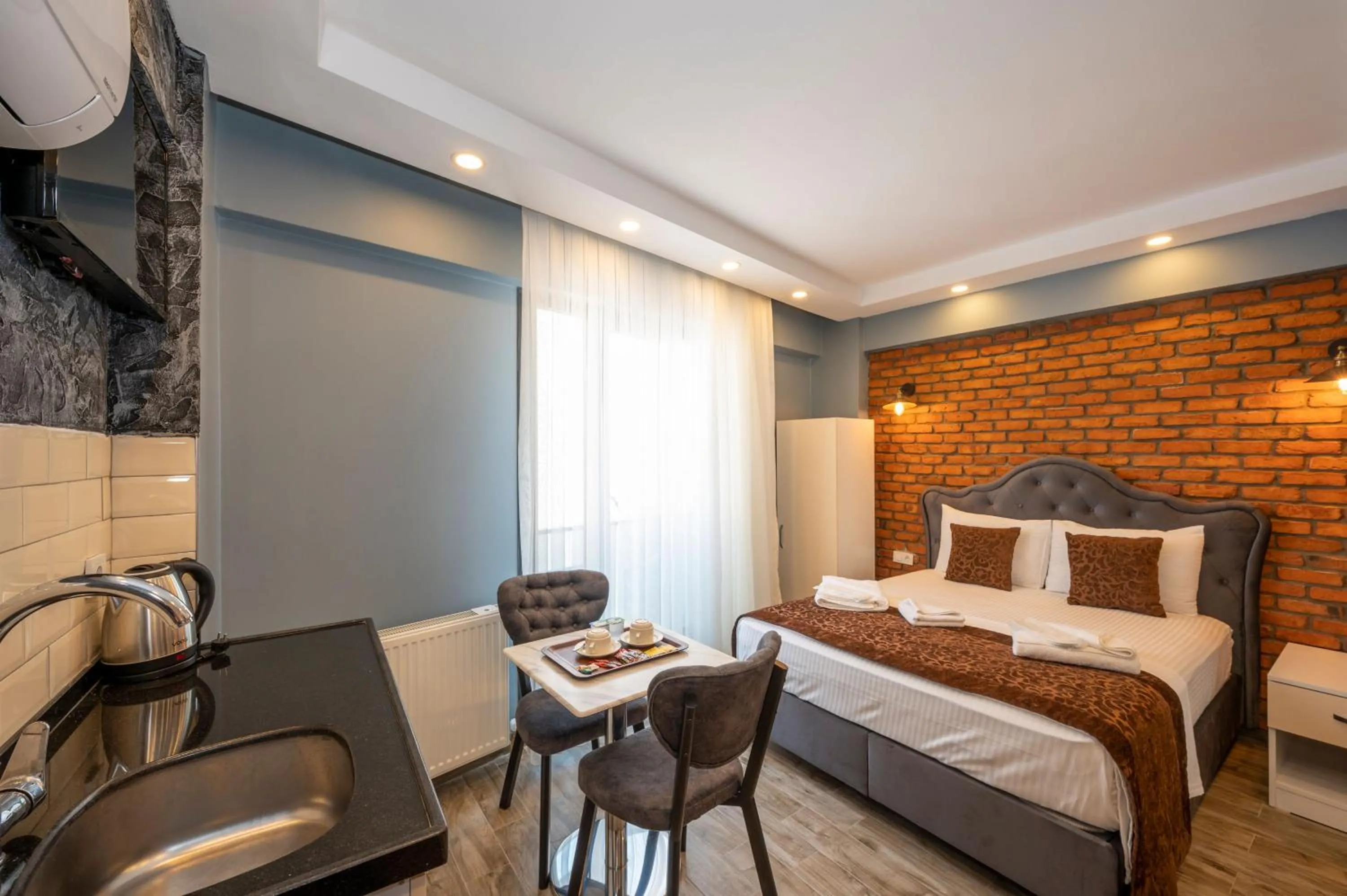 Photo of the whole room, Bed in Taksim Story Residence