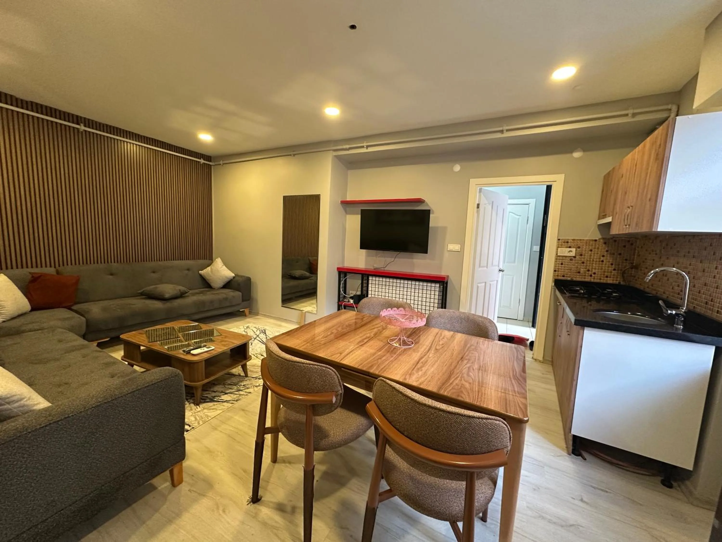 Communal lounge/ TV room in Taksim Story Residence