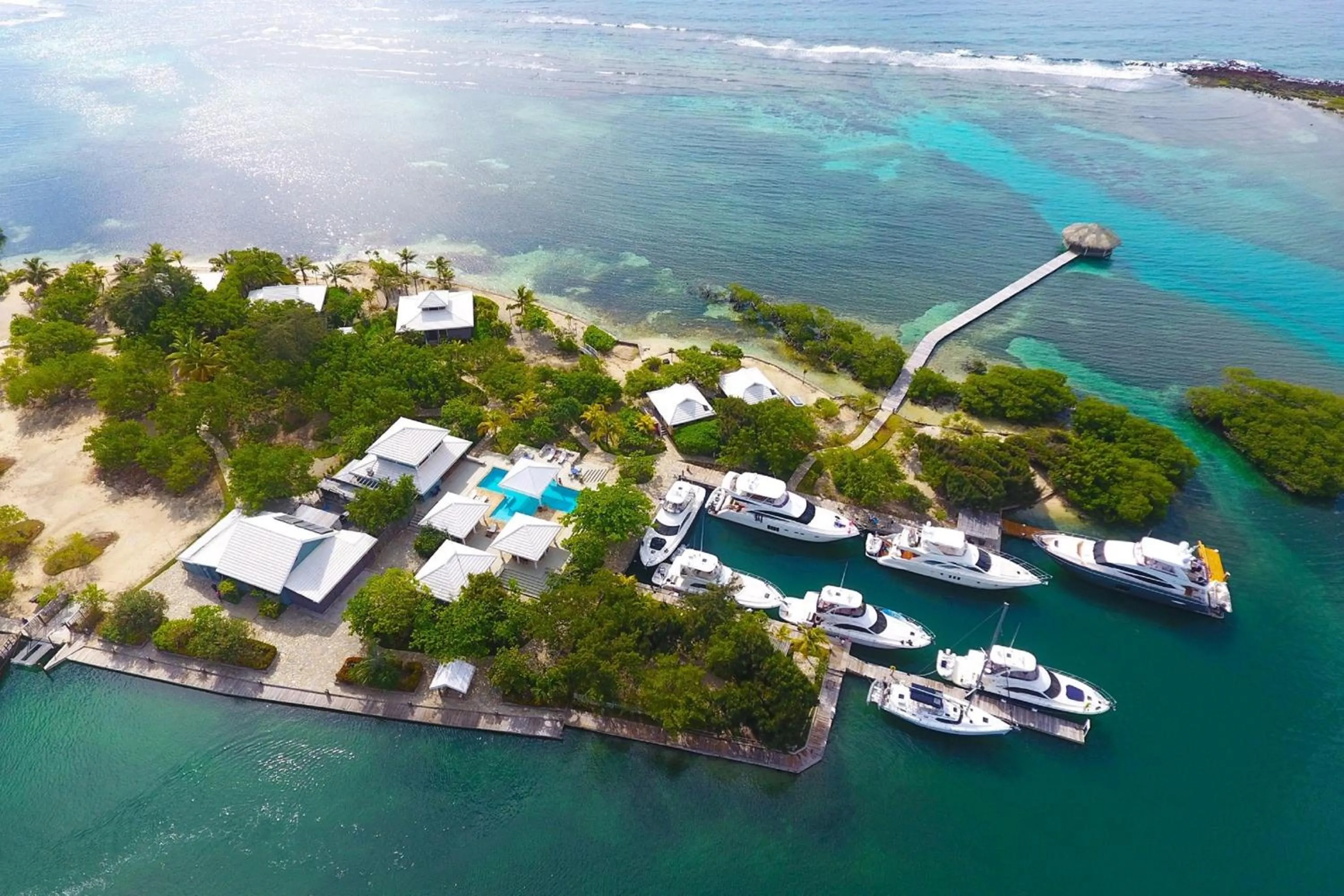 Restaurant/places to eat in Barefoot Cay Resort