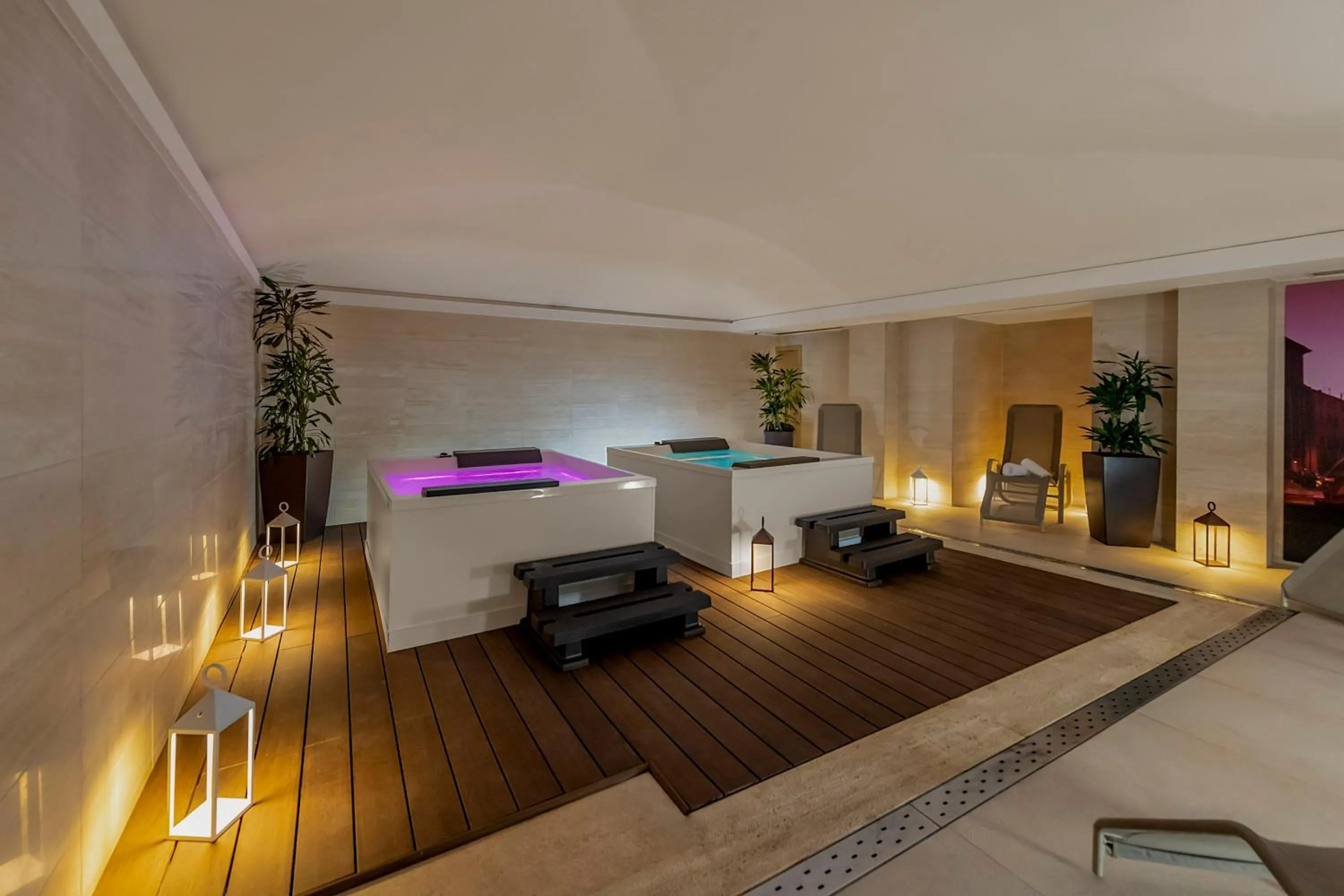 Swimming pool in Hotel Indigo Rome - St. George by IHG