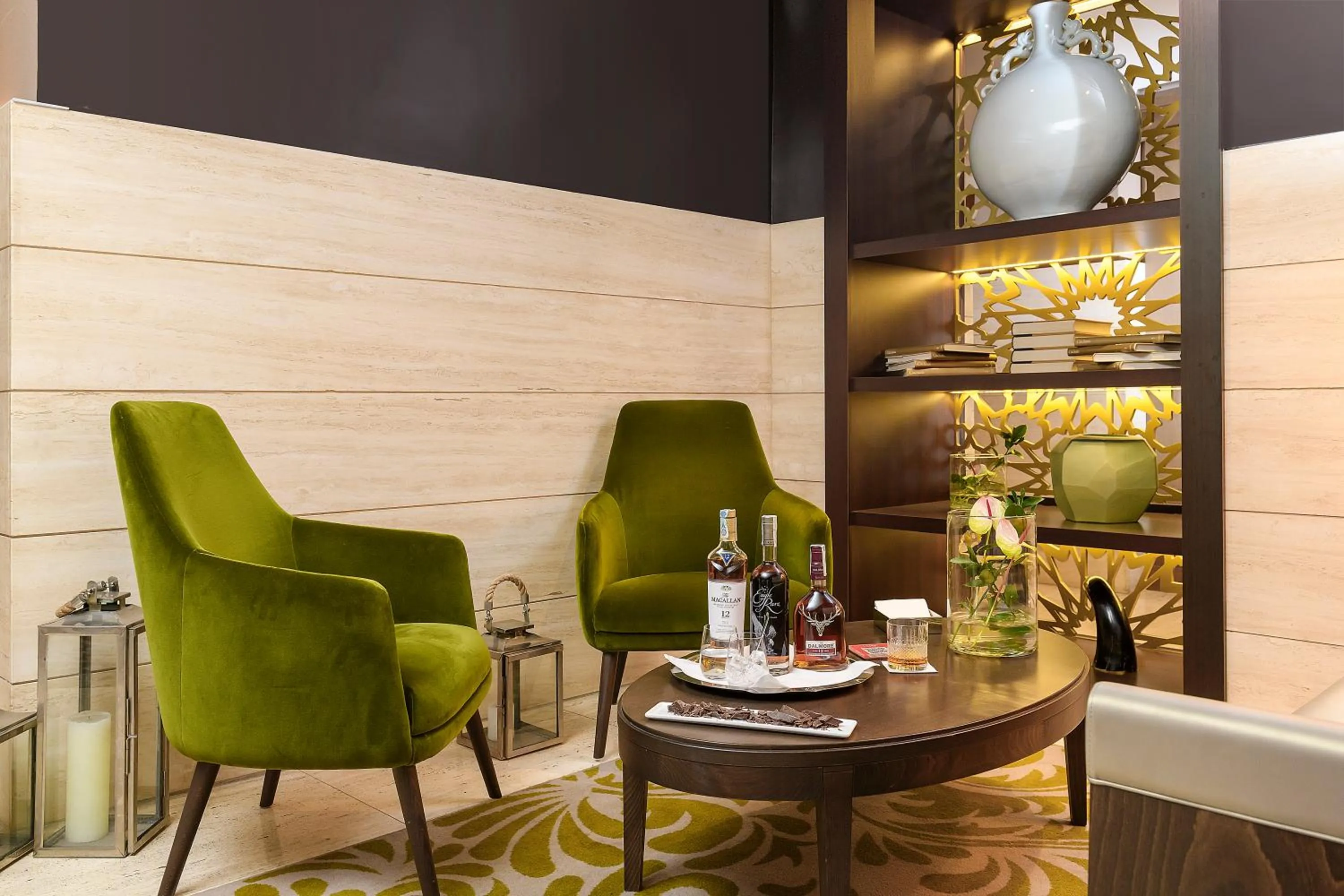 Lounge or bar in Hotel Indigo Rome - St. George by IHG