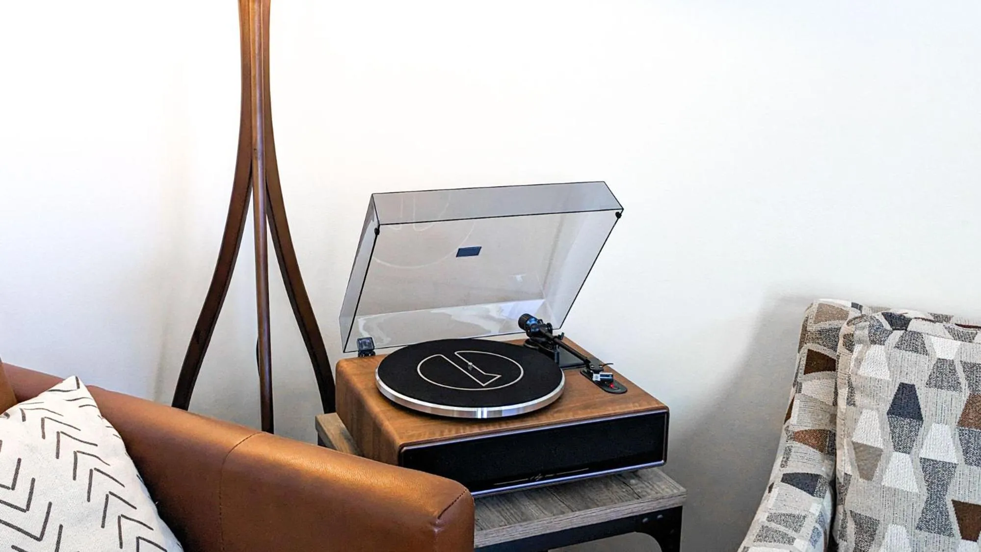 Living room in LUX Modern Chalet, Pool & Hot Tub, 10 Mins to the Mountain & Incredible Views