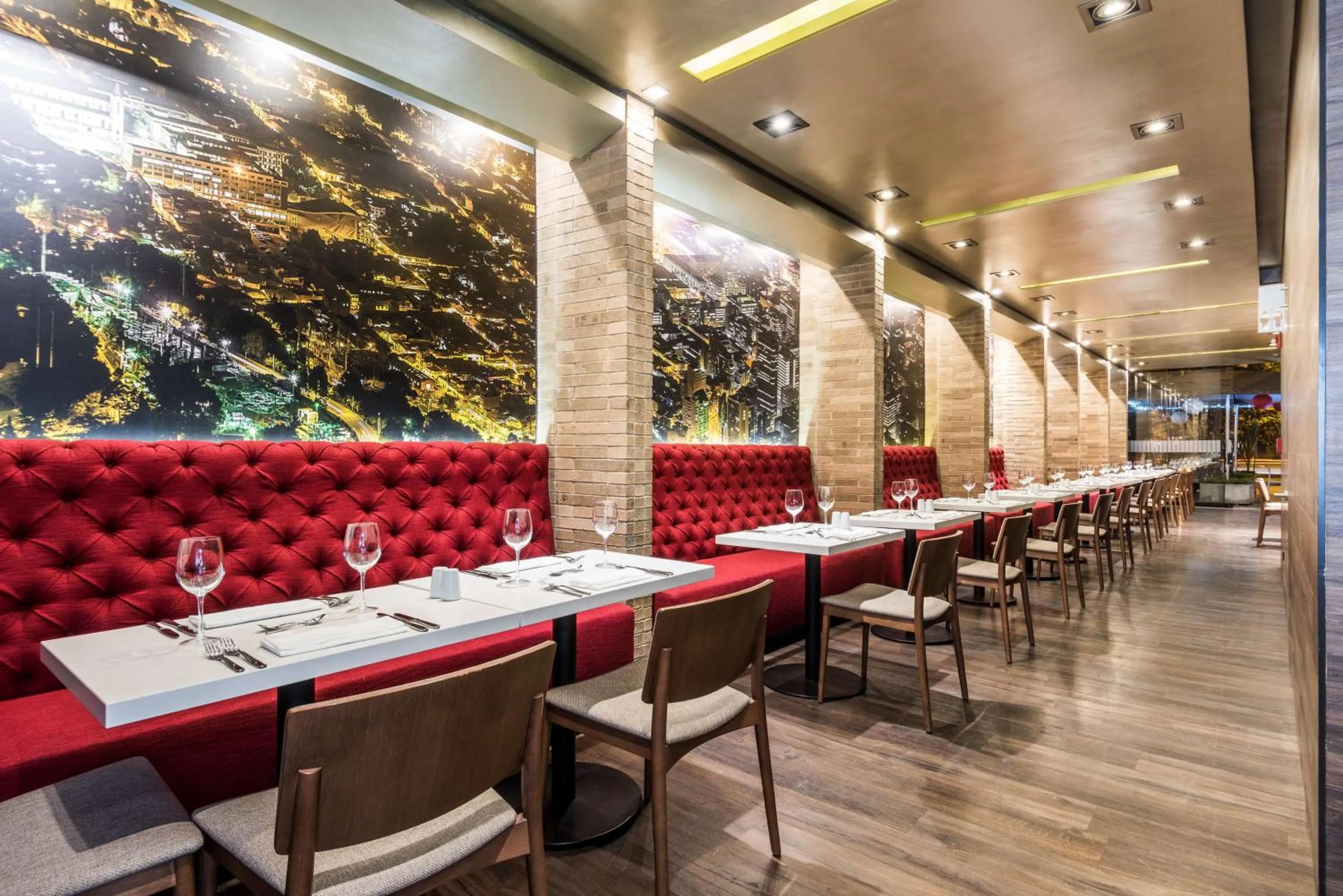 Restaurant/places to eat in NH Collection Bogota Terra 100 Royal